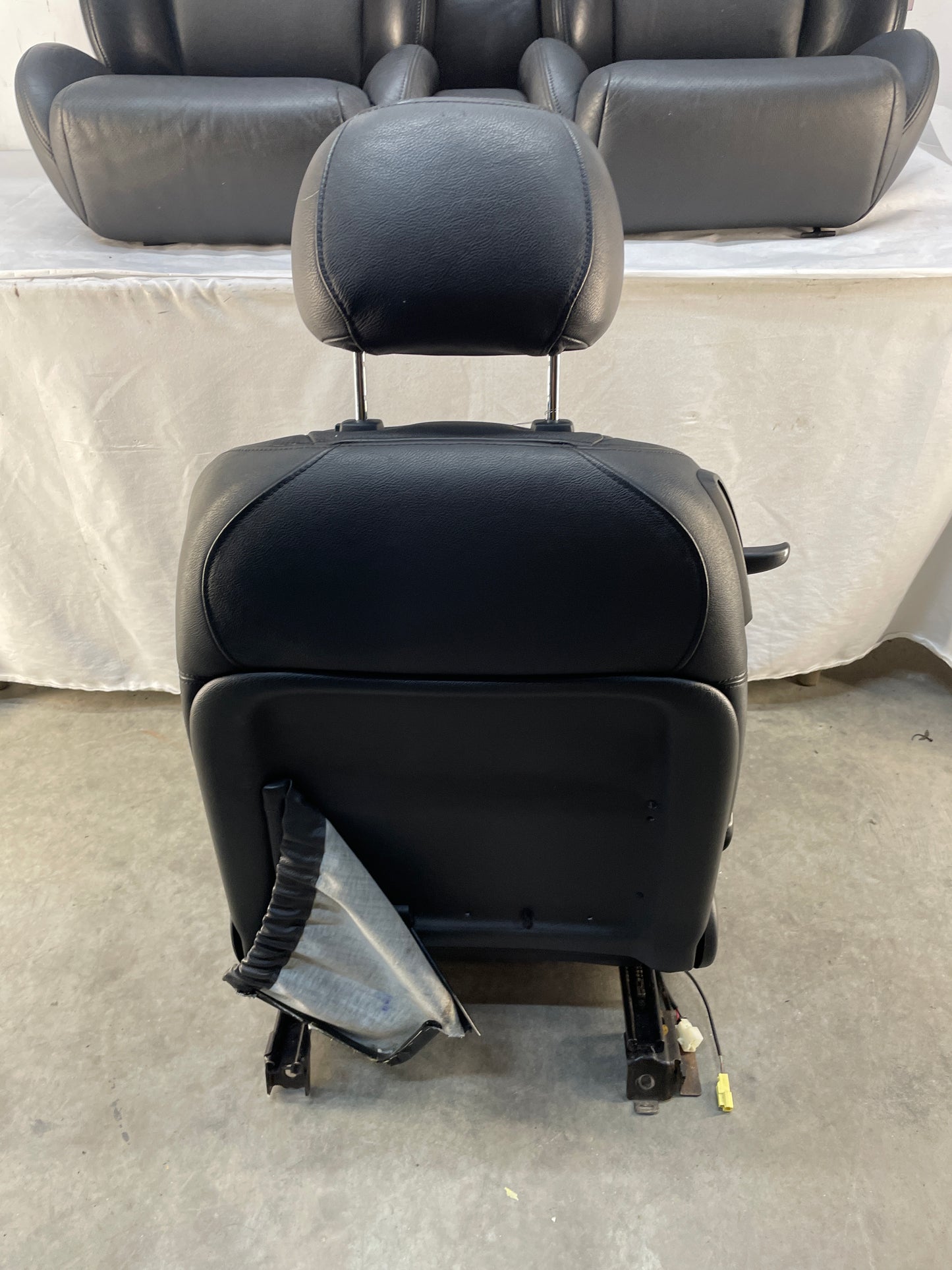 2005 Pontiac GTO Seats Front and Rear Black Leather OEM