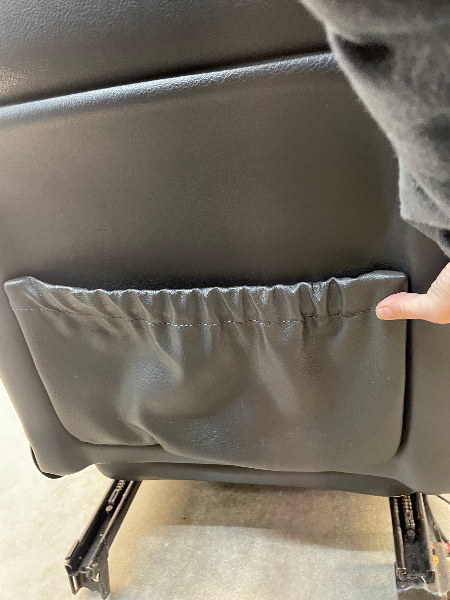 2005 Pontiac GTO Seats Front and Rear Black Leather OEM