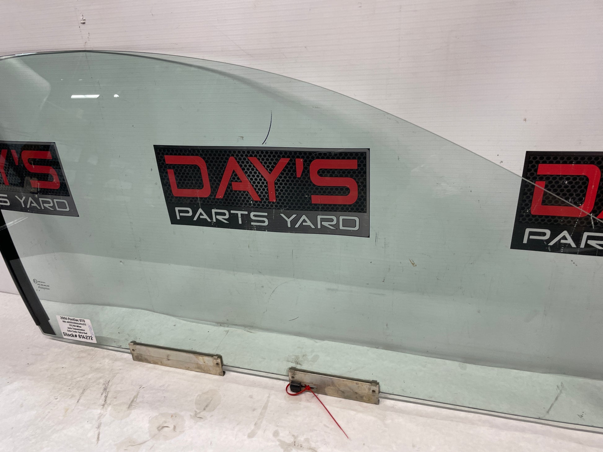 2006 Pontiac GTO RH Passenger Door Window Glass OEM - Day's Parts Yard