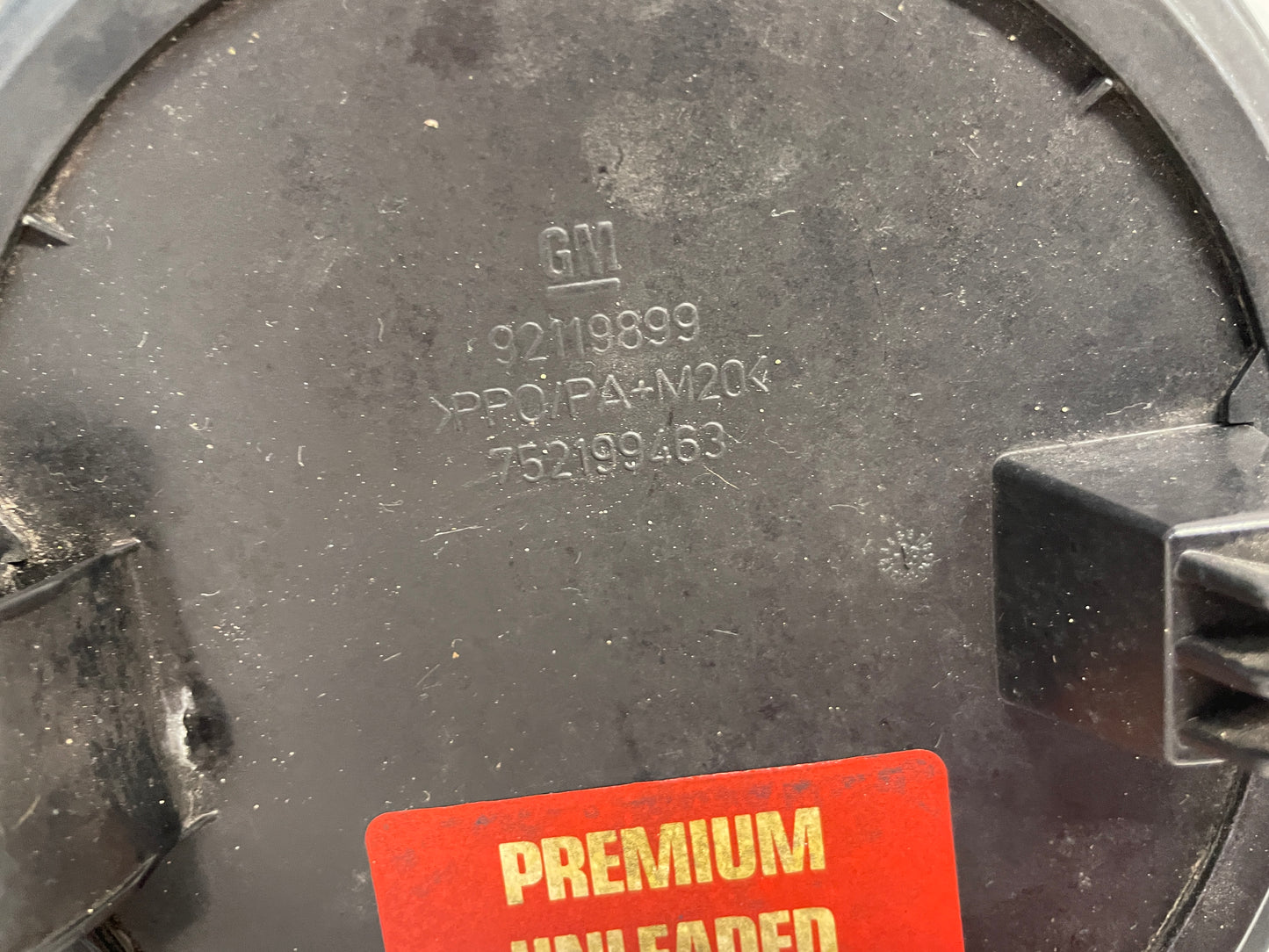 2005 Pontiac GTO Fuel Gas Door Lid Cover Assembly OEM - Day's Parts Yard