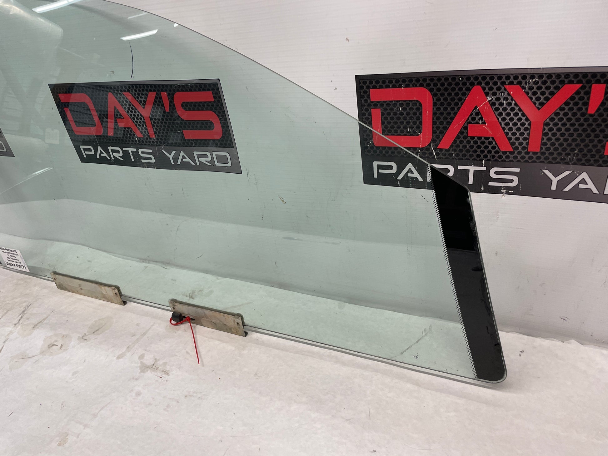 2006 Pontiac GTO RH Passenger Door Window Glass OEM - Day's Parts Yard