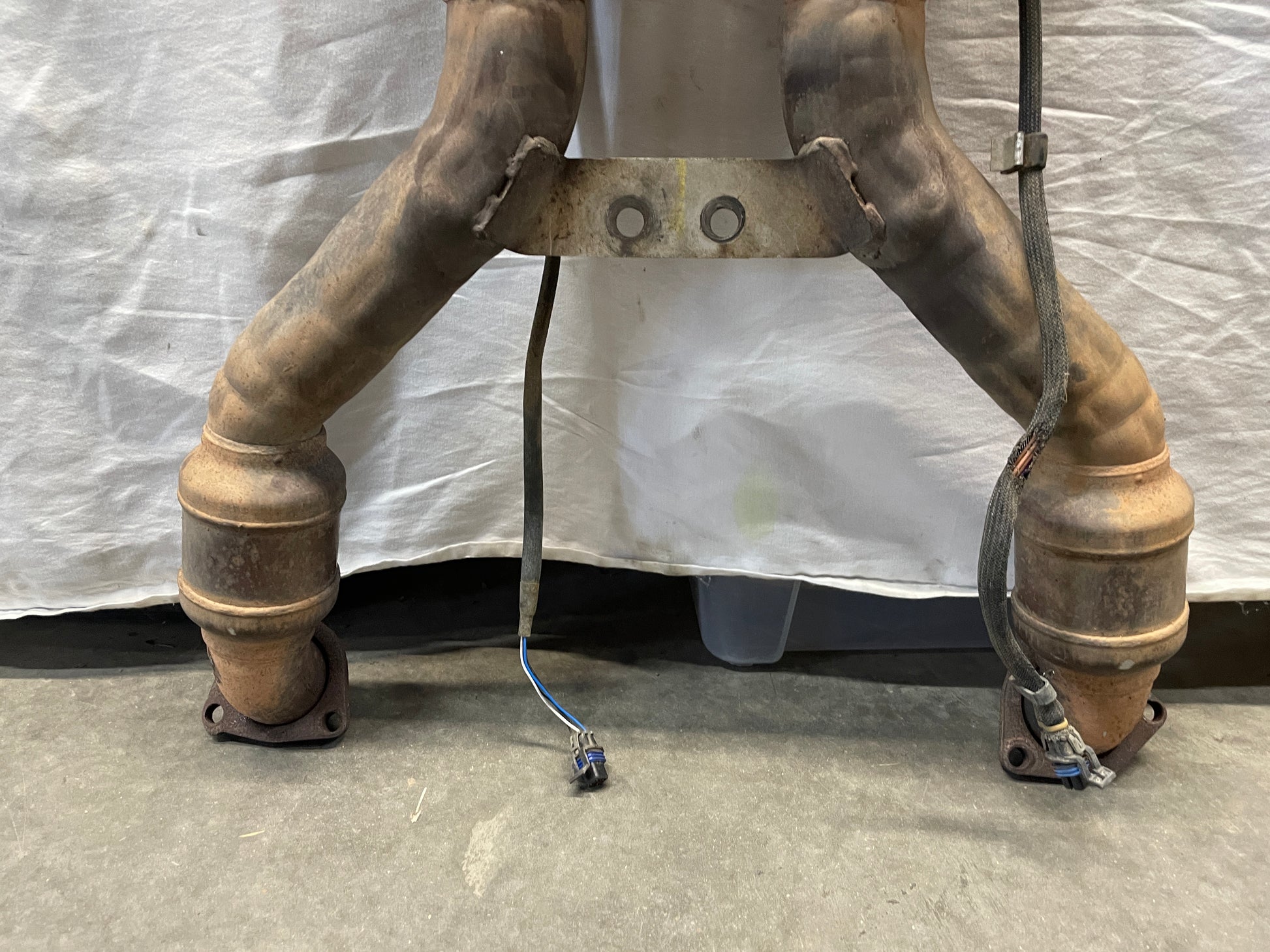 2001 Chevy C5 Corvette Mid Center Muffler Exhaust X H PIPE OEM - Day's Parts Yard