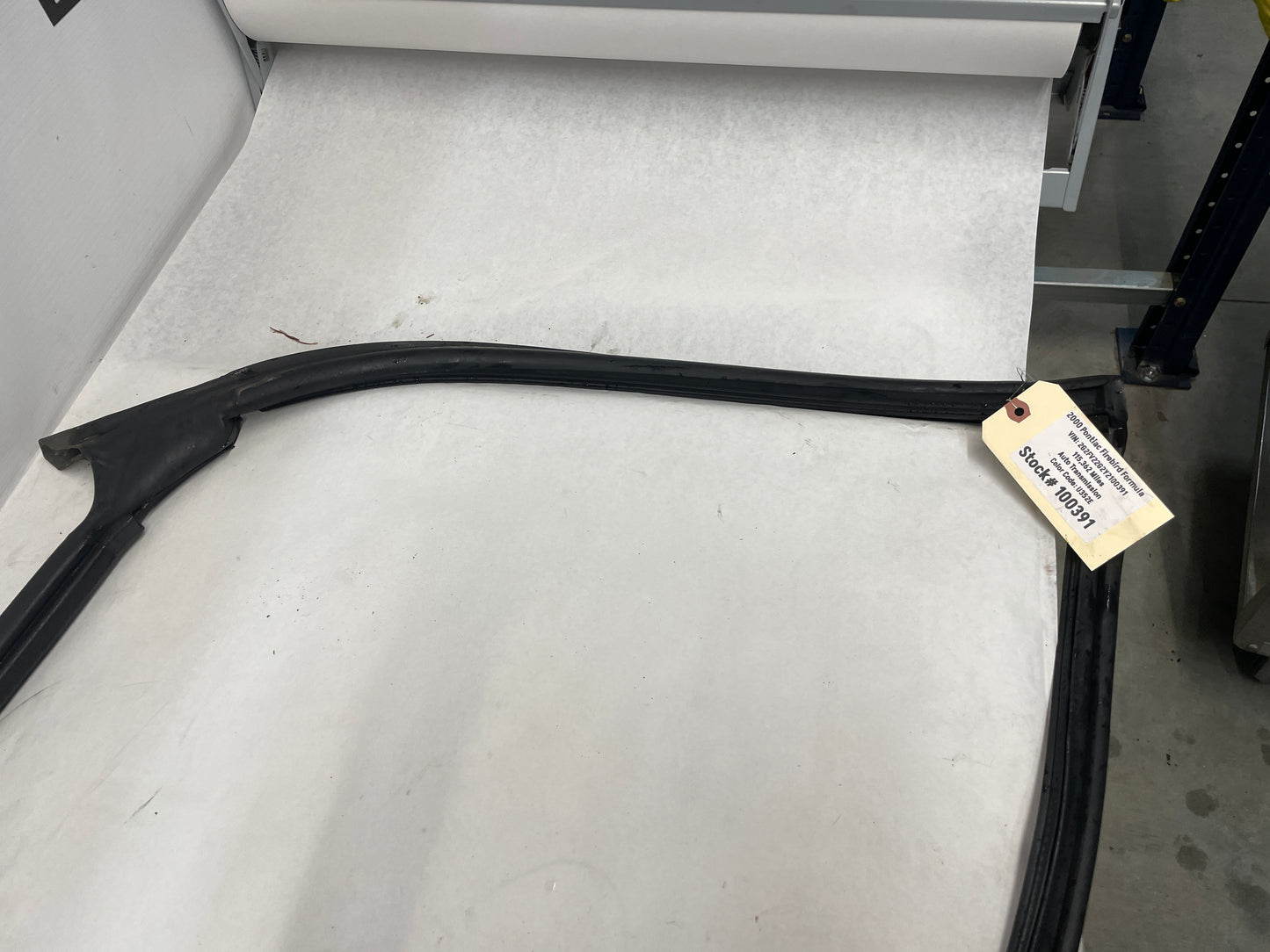 2000 Pontiac Firebird Formula LH Driver Door T-Top Weather Strip Rubber Seal OEM - Day's Parts Yard