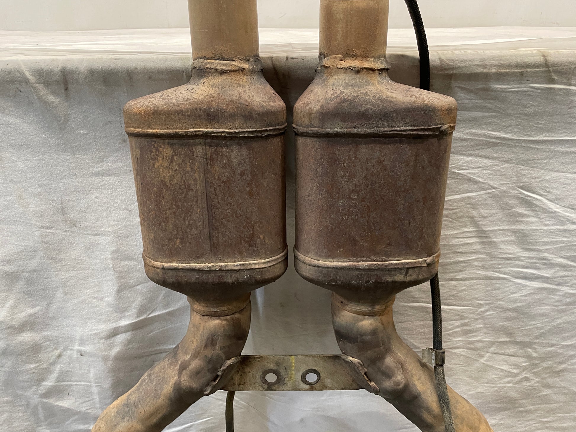 2001 Chevy C5 Corvette Mid Center Muffler Exhaust X H PIPE OEM - Day's Parts Yard