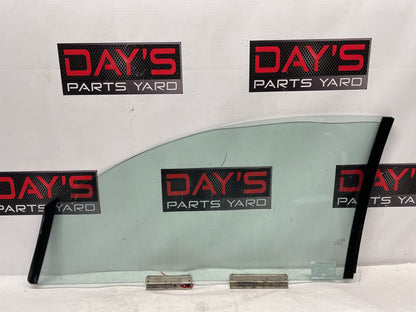 2006 Pontiac GTO RH Passenger Door Window Glass OEM - Day's Parts Yard