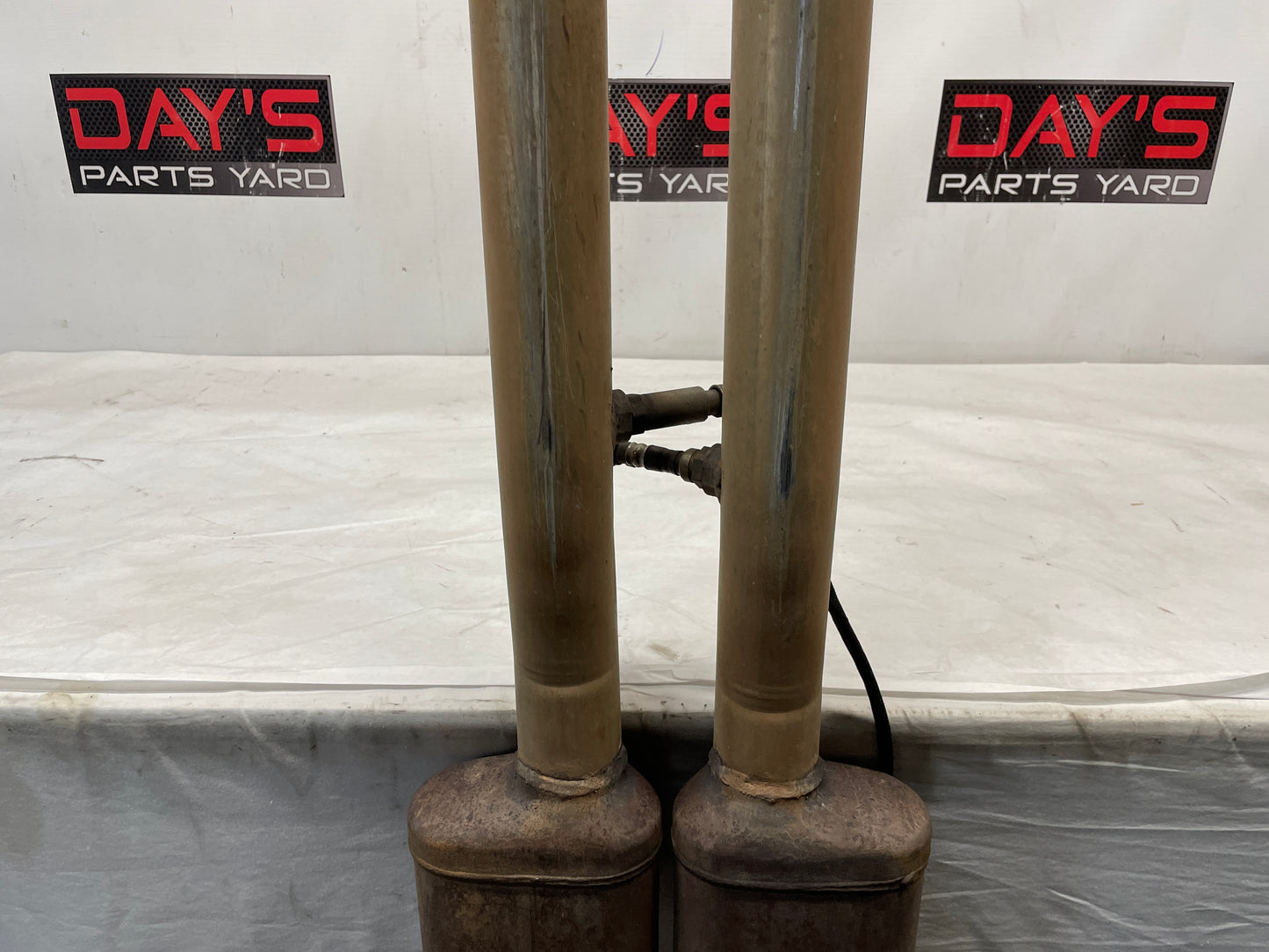 2001 Chevy C5 Corvette Mid Center Muffler Exhaust X H PIPE OEM - Day's Parts Yard