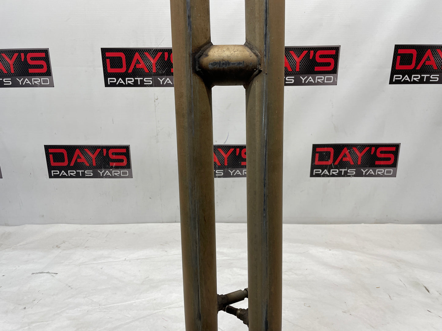 2001 Chevy C5 Corvette Mid Center Muffler Exhaust X H PIPE OEM - Day's Parts Yard