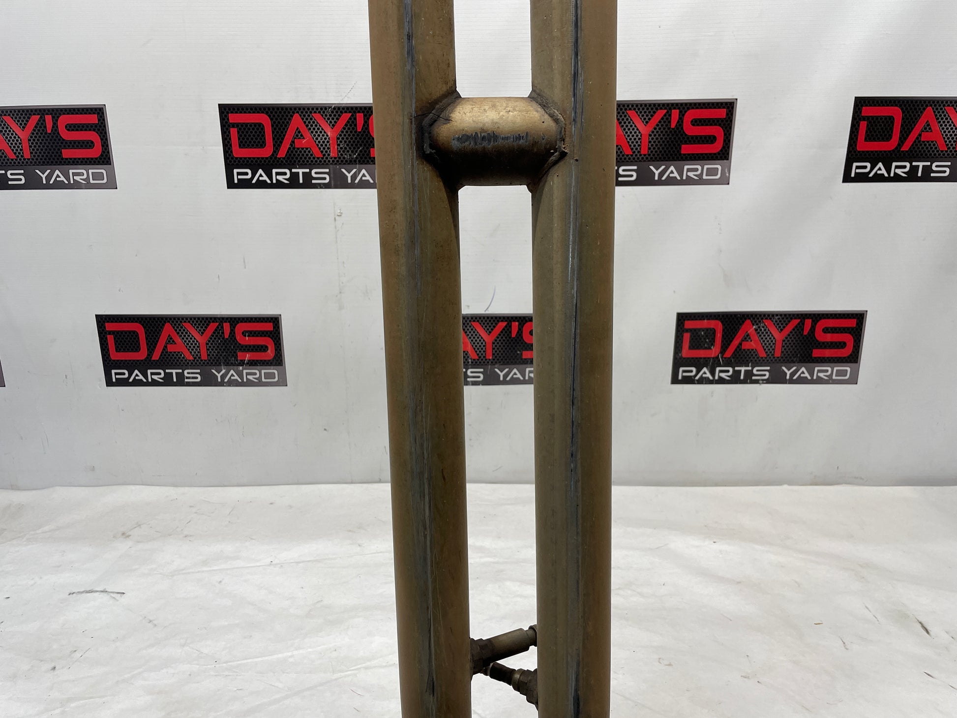 2001 Chevy C5 Corvette Mid Center Muffler Exhaust X H PIPE OEM - Day's Parts Yard