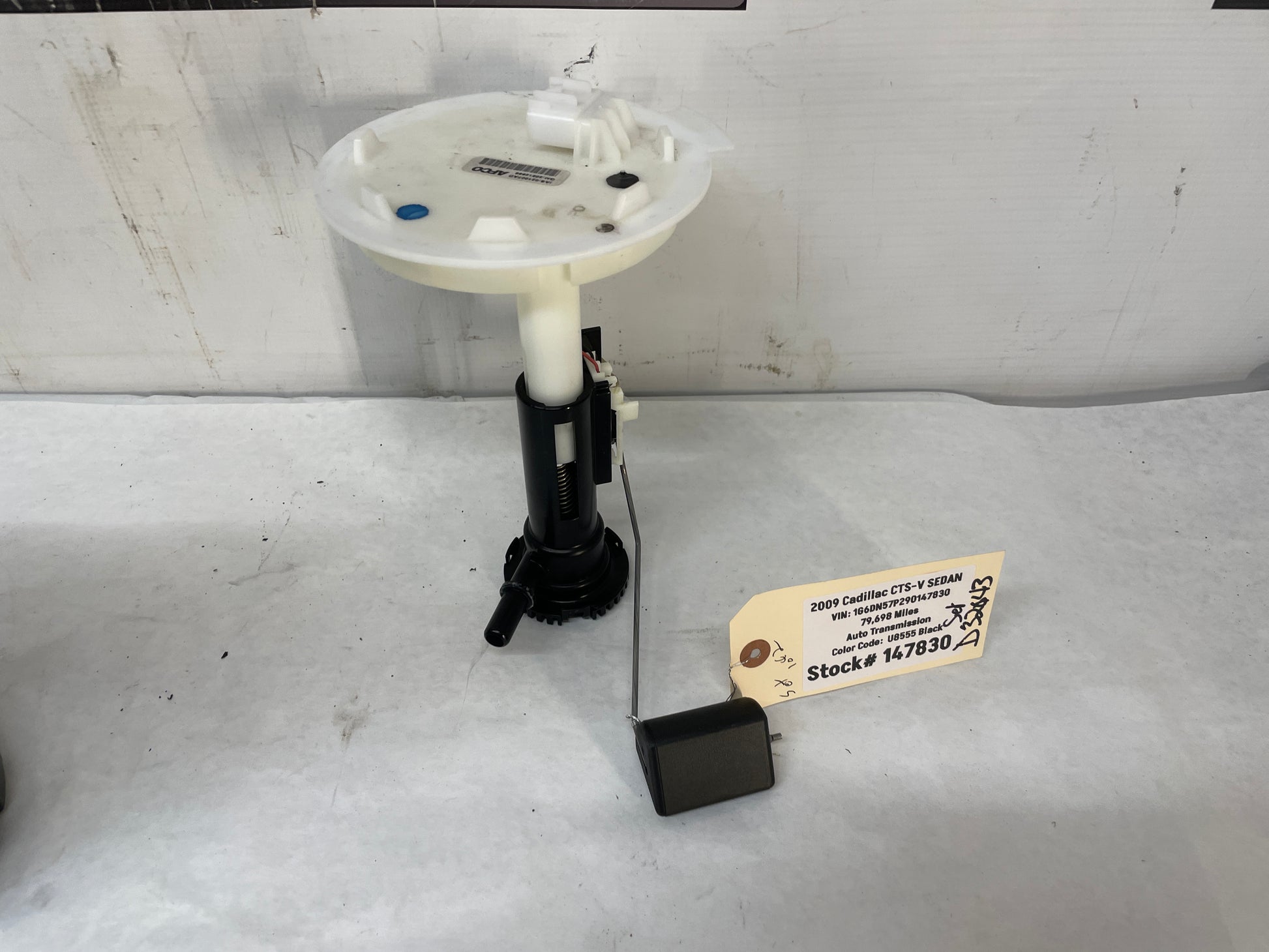 2009 Cadillac CTS-V Sedan Fuel Pump & Level Sending Unit OEM - Day's Parts Yard