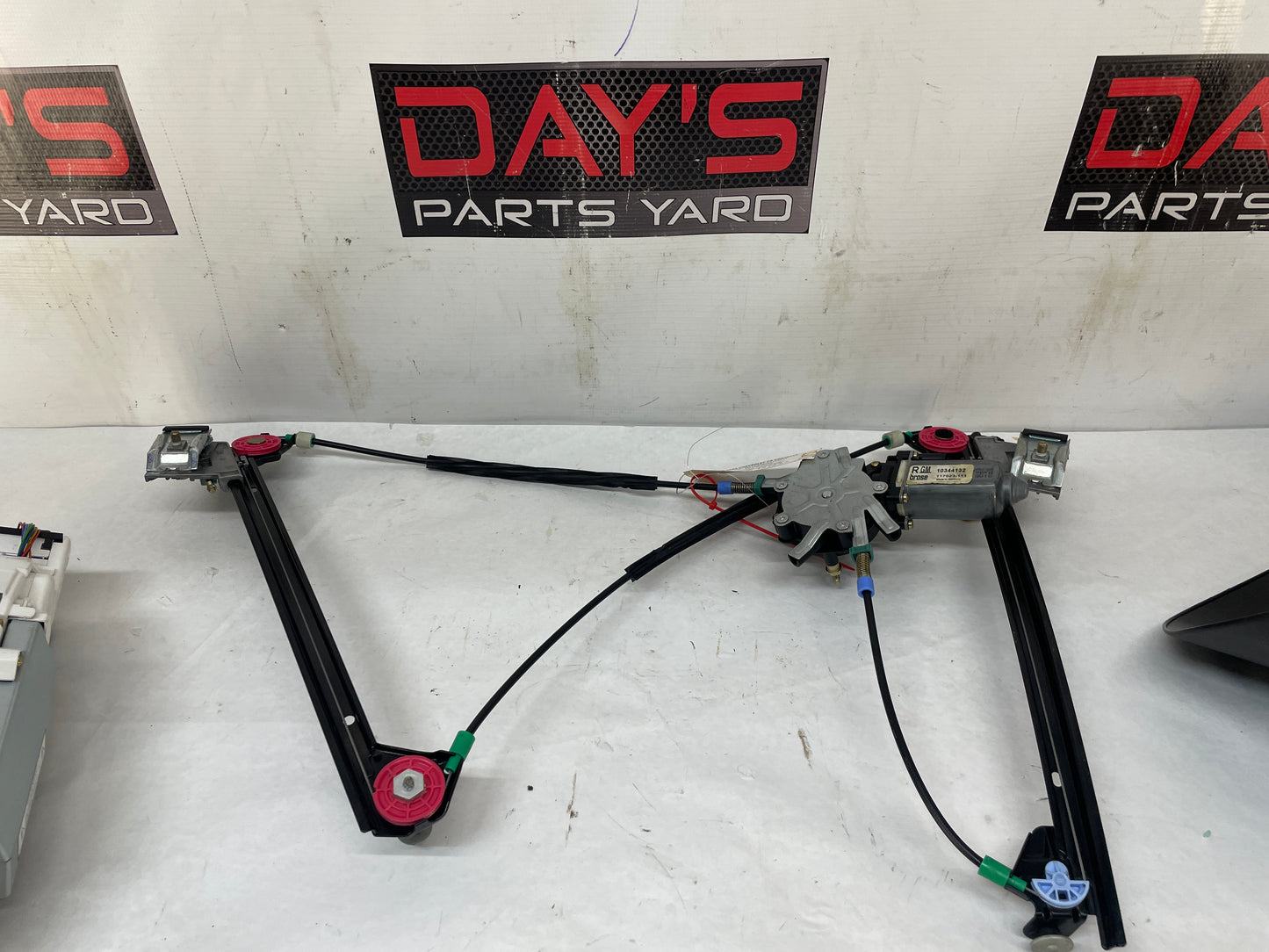 2004 Chevy C5 Corvette RH Passenger Window Regulator w/ Motor OEM - Day's Parts Yard