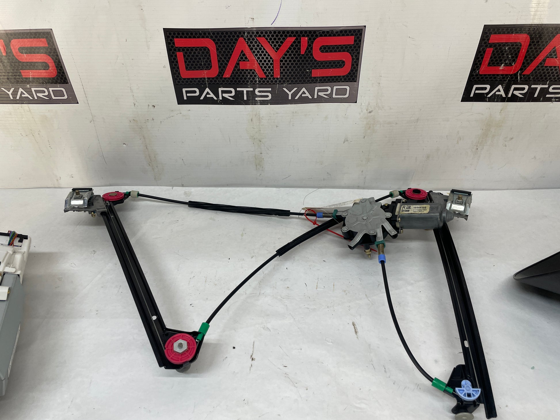 2004 Chevy C5 Corvette RH Passenger Window Regulator w/ Motor OEM - Day's Parts Yard