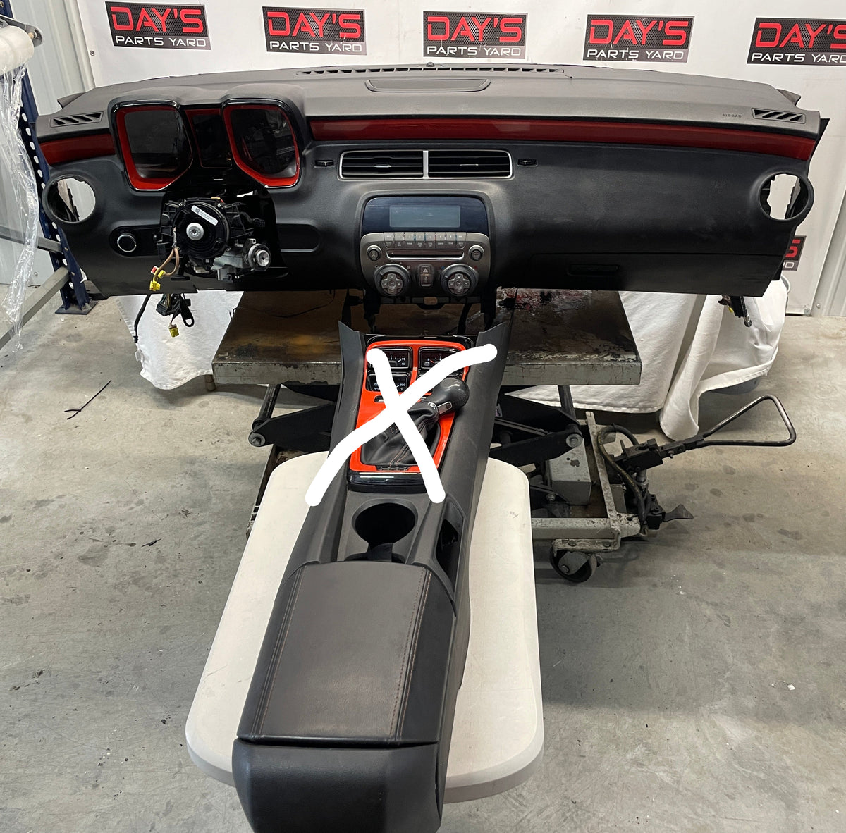 2010 Chevy Camaro SS Complete Dash and Center Console OEM - Day's Parts Yard