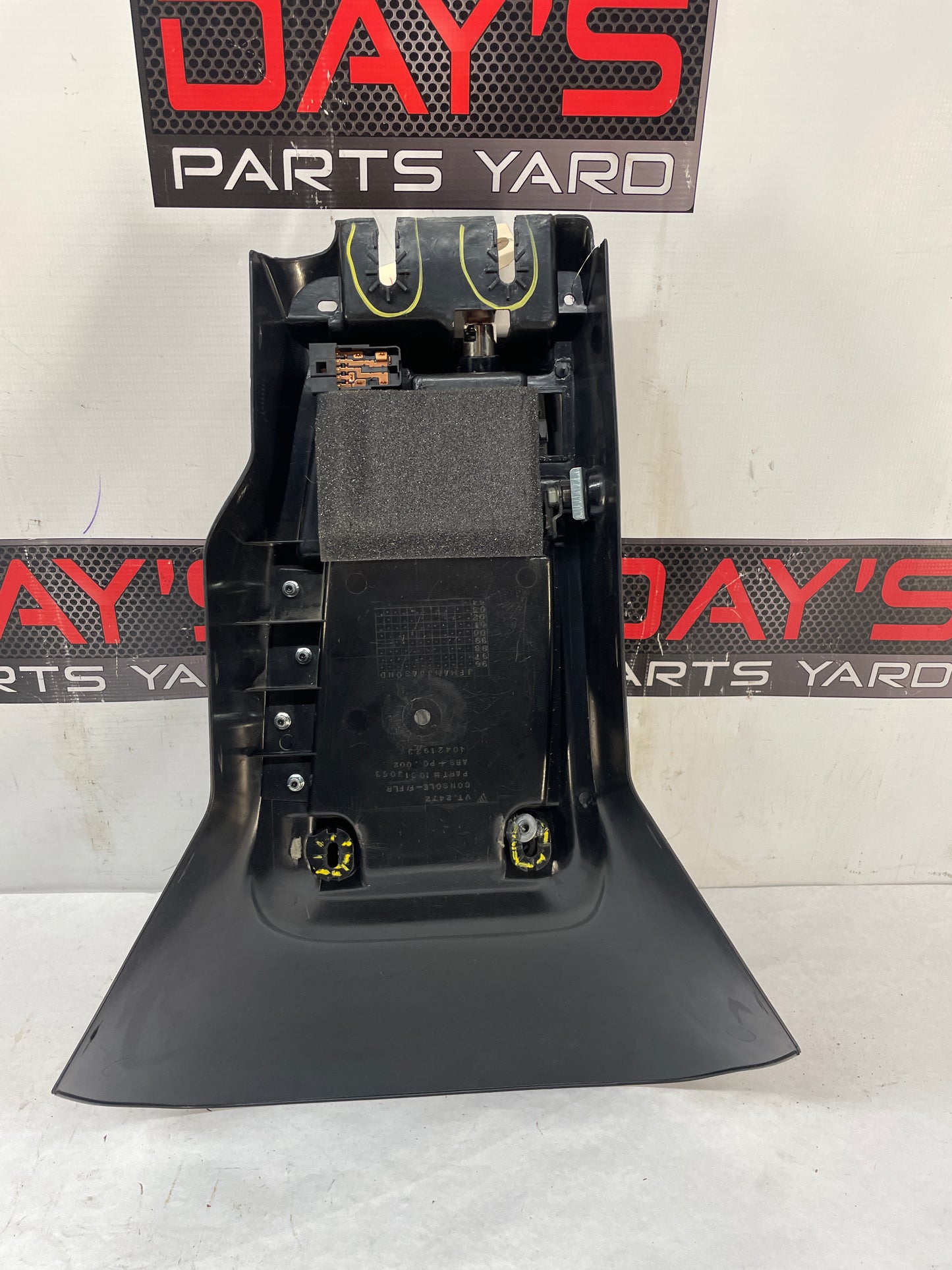 2004 Chevy C5 Corvette Corvette Center Console Arm Rest Assembly OEM - Day's Parts Yard