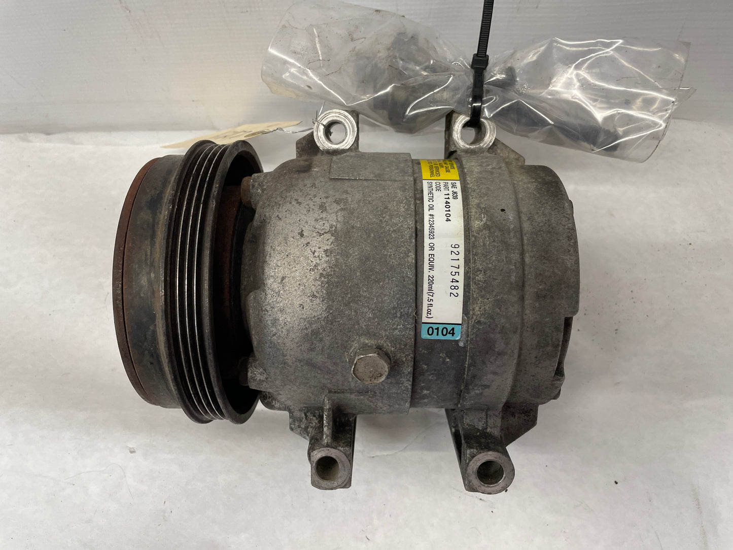 2005 Pontiac GTO A/C AC Air Conditioner Compressor w/ Hardware OEM - Day's Parts Yard