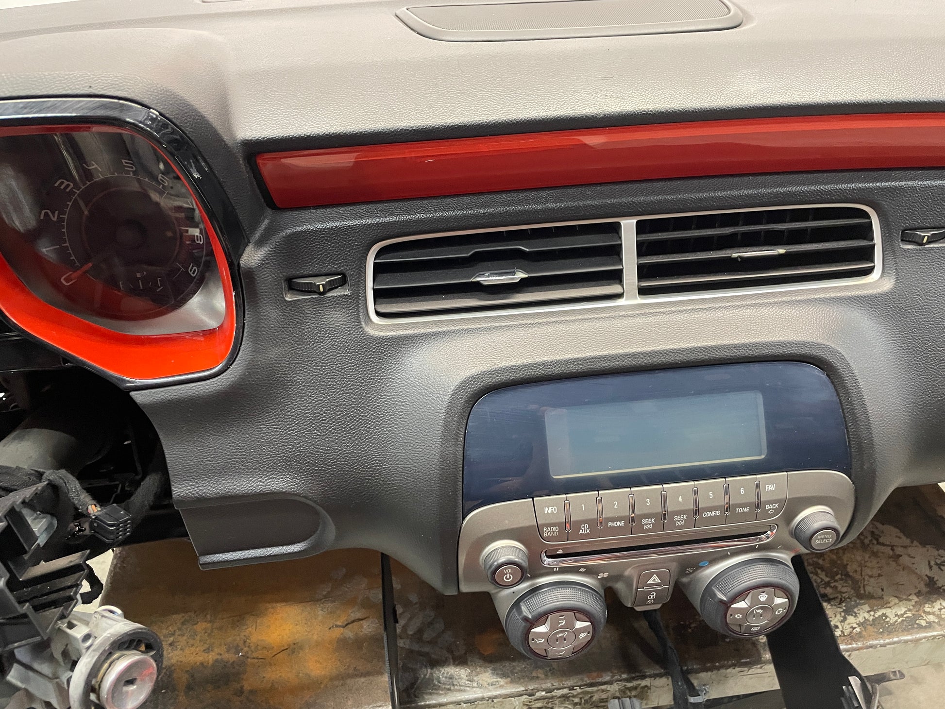 2010 Chevy Camaro SS Complete Dash and Center Console OEM - Day's Parts Yard