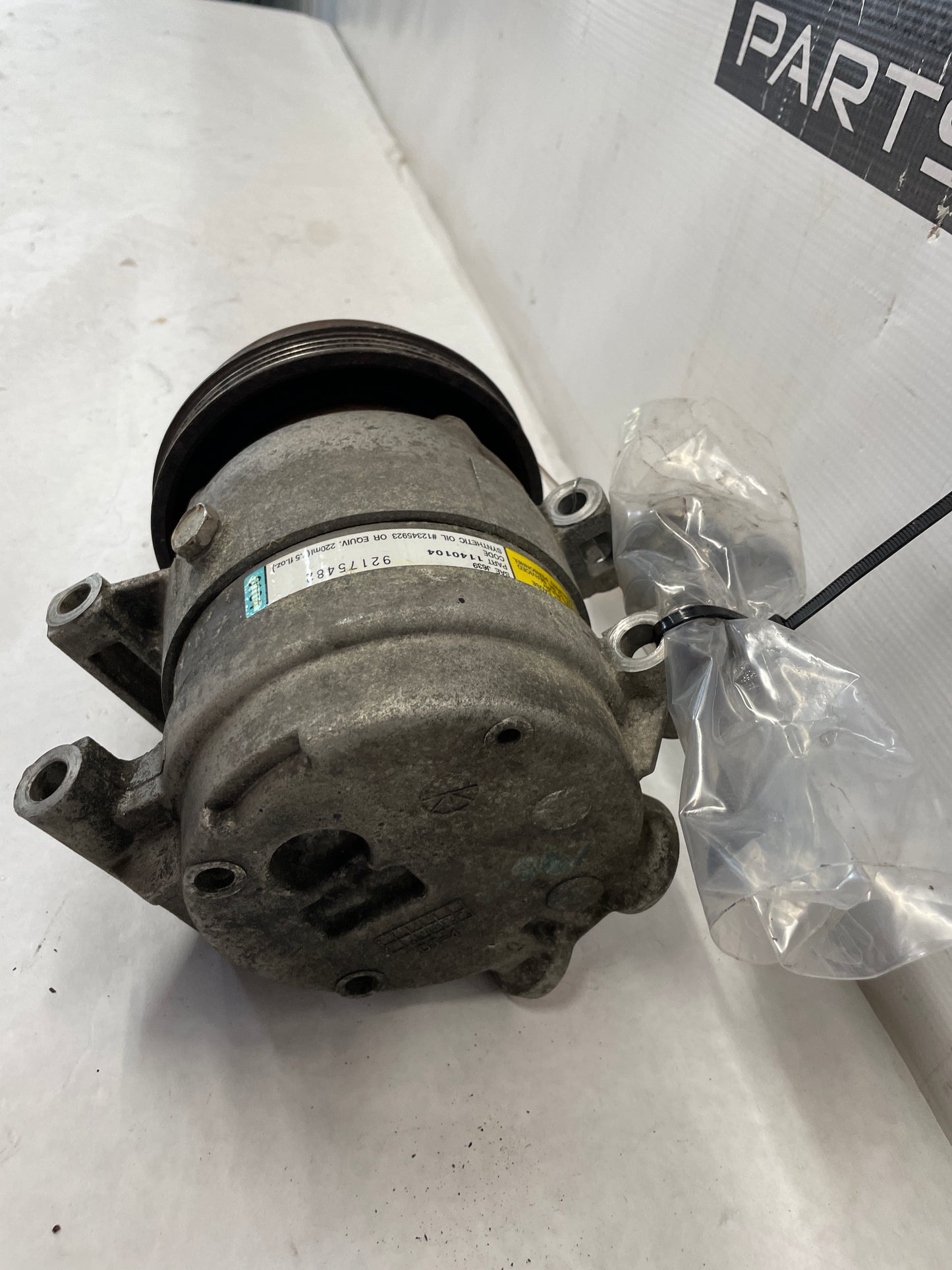 2005 Pontiac GTO A/C AC Air Conditioner Compressor w/ Hardware OEM - Day's Parts Yard