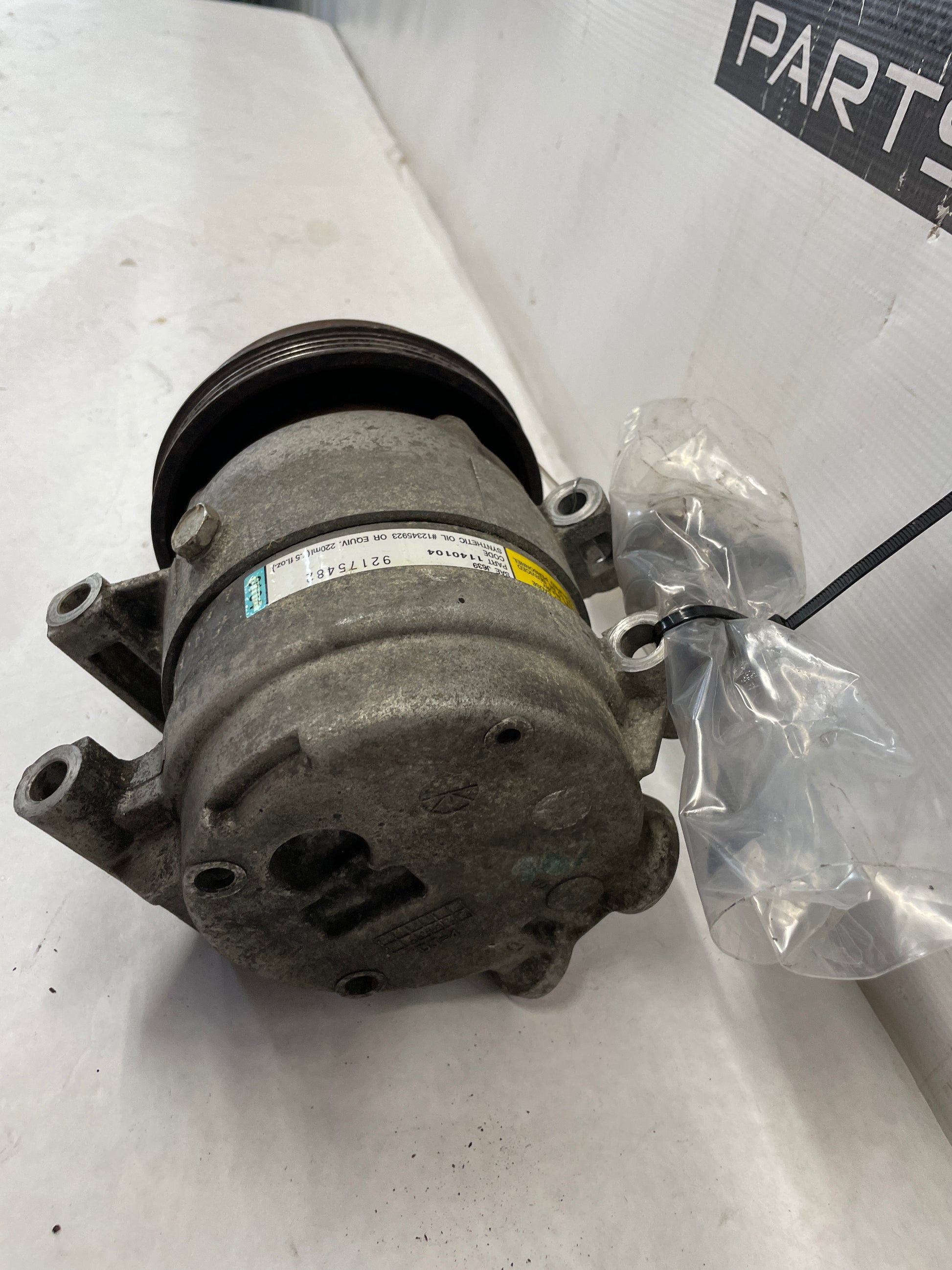 2005 Pontiac GTO A/C AC Air Conditioner Compressor w/ Hardware OEM - Day's Parts Yard