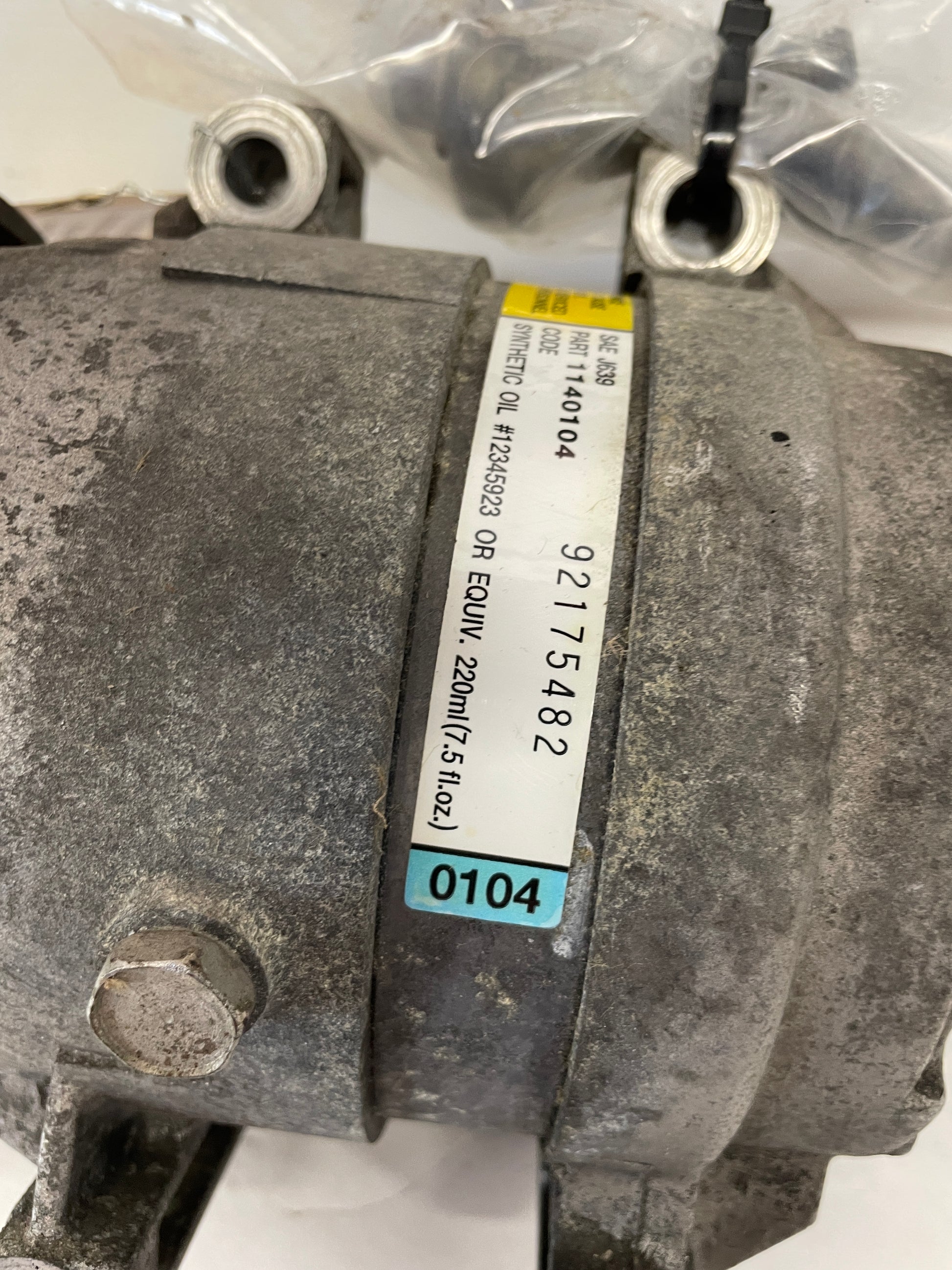 2005 Pontiac GTO A/C AC Air Conditioner Compressor w/ Hardware OEM - Day's Parts Yard