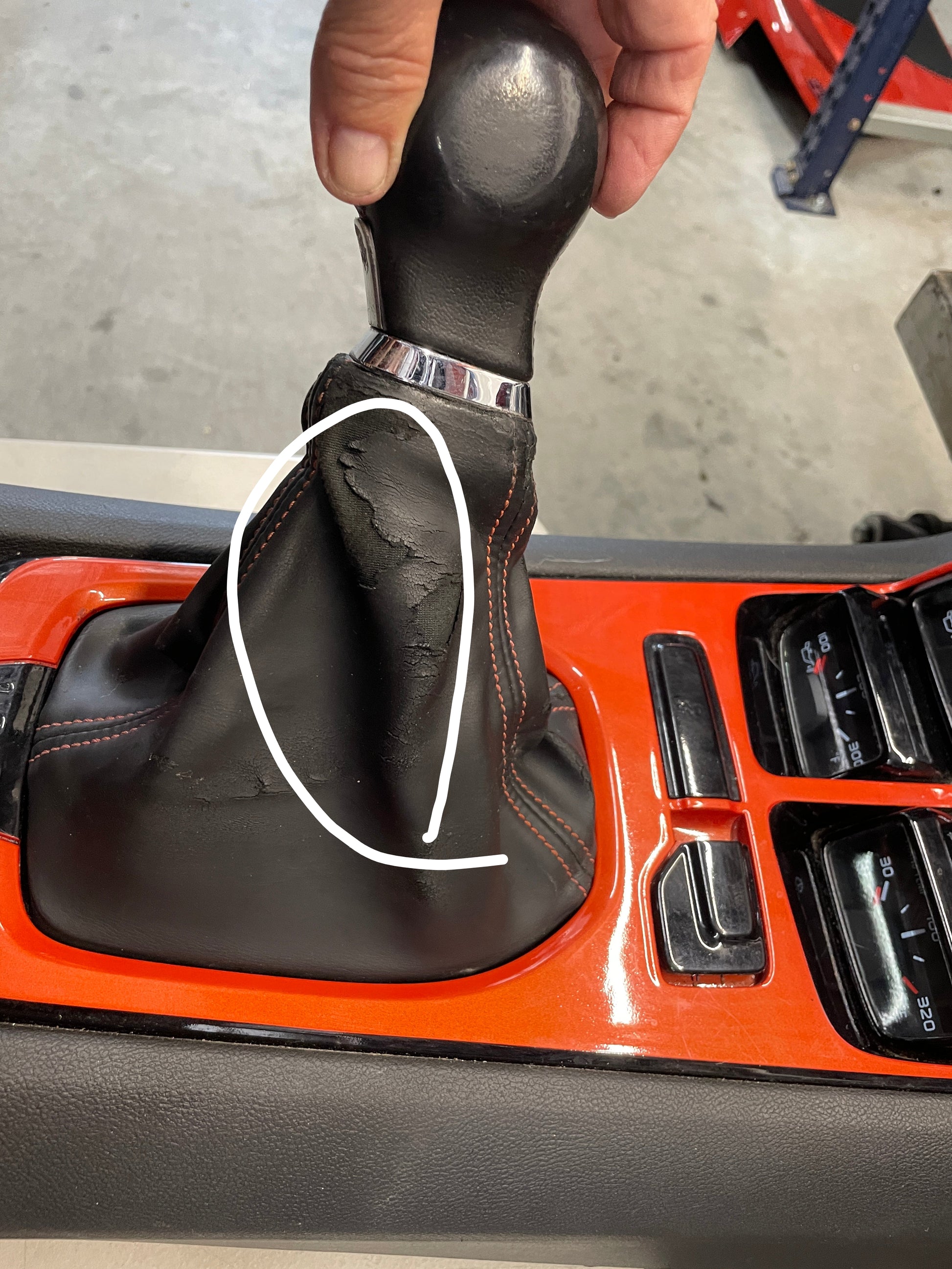 2010 Chevy Camaro SS Complete Dash and Center Console OEM - Day's Parts Yard