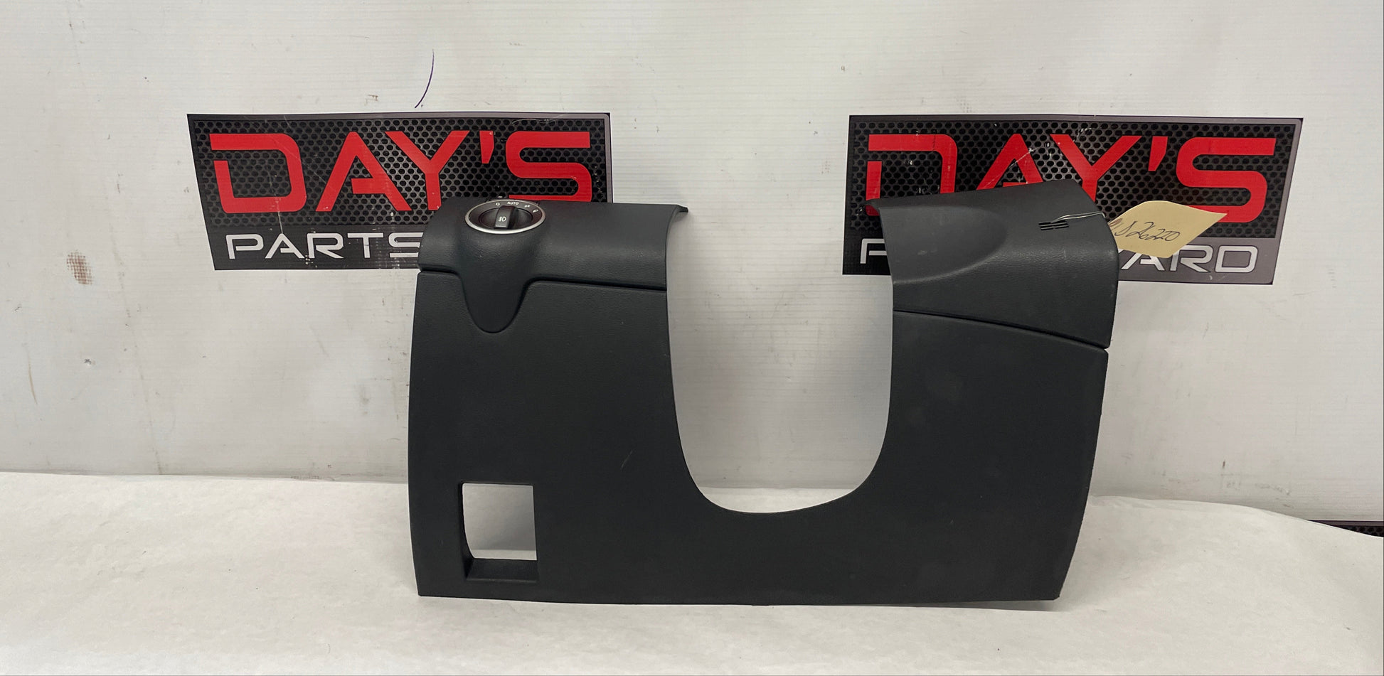 2009 Pontiac G8 Base LH Driver Lower Dash Knee Bolster Column Cover Trim Panel OEM - Day's Parts Yard