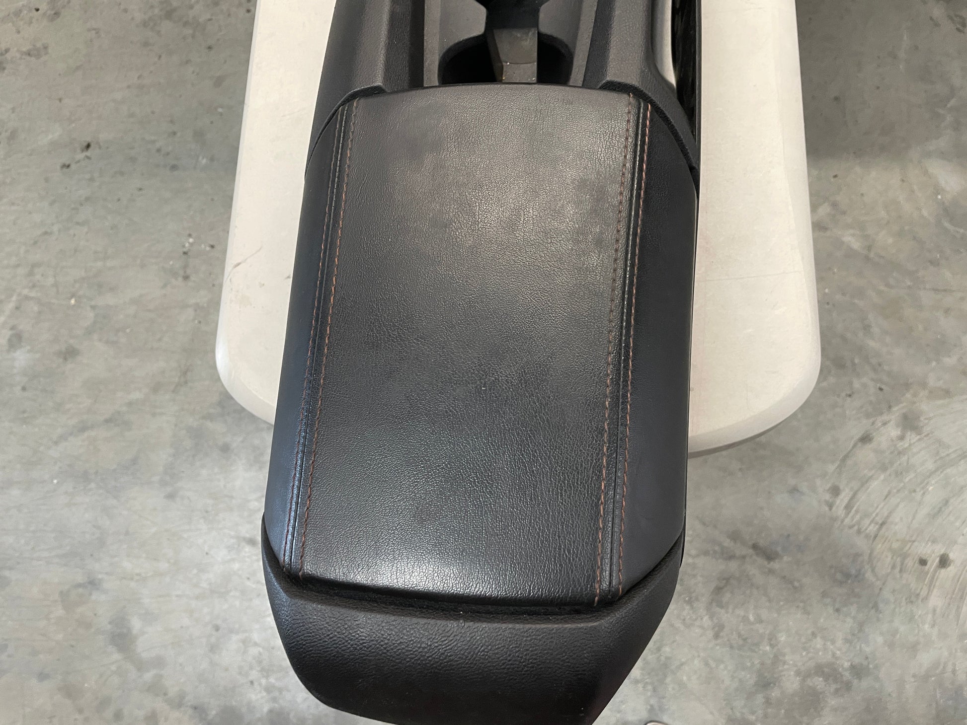 2010 Chevy Camaro SS Complete Dash and Center Console OEM - Day's Parts Yard