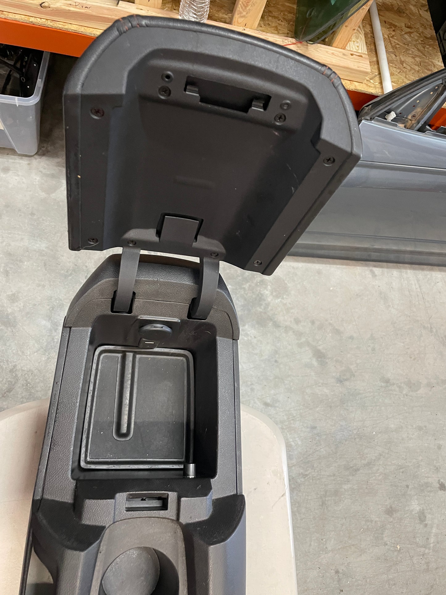 2010 Chevy Camaro SS Complete Dash and Center Console OEM - Day's Parts Yard