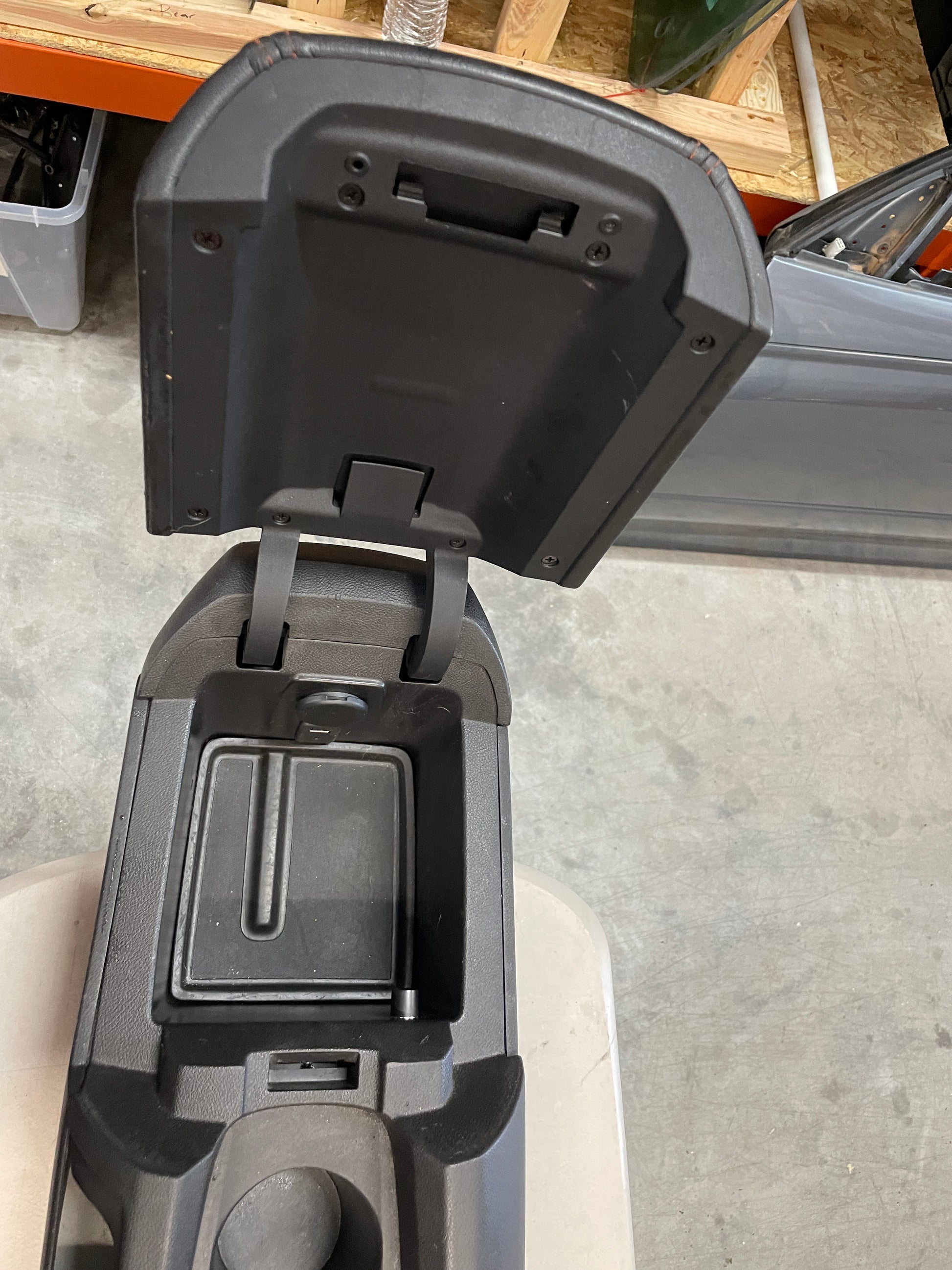 2010 Chevy Camaro SS Complete Dash and Center Console OEM - Day's Parts Yard