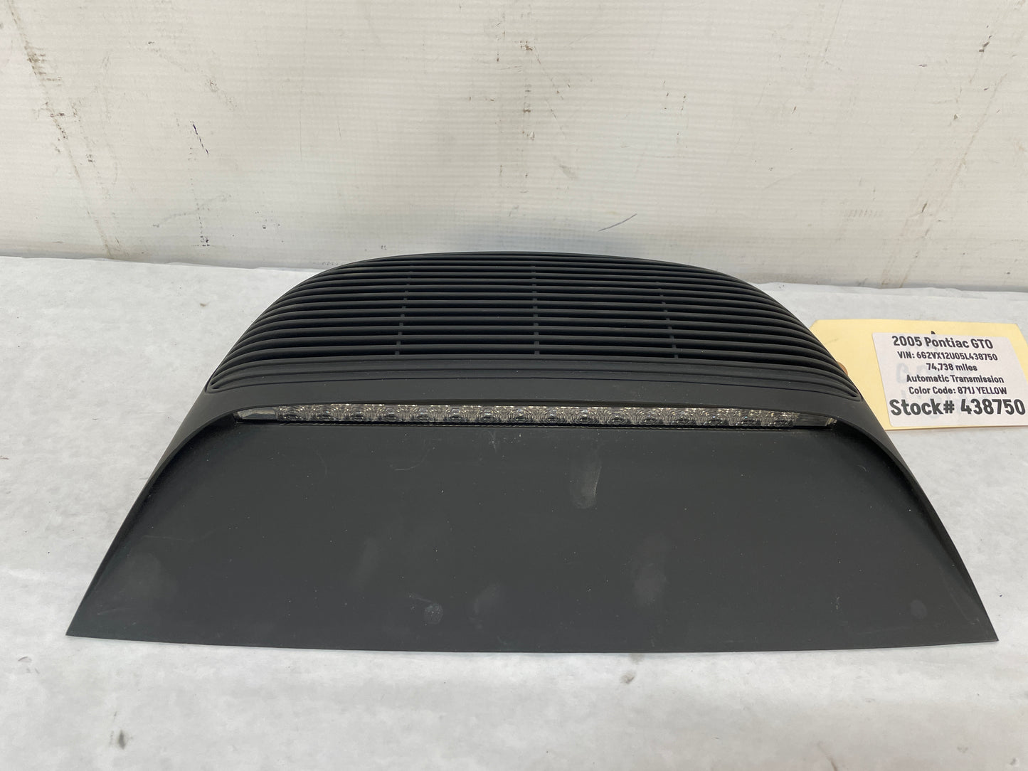 2005 Pontiac GTO 3rd Third Brake Taillight Light Lamp High Mount OEM