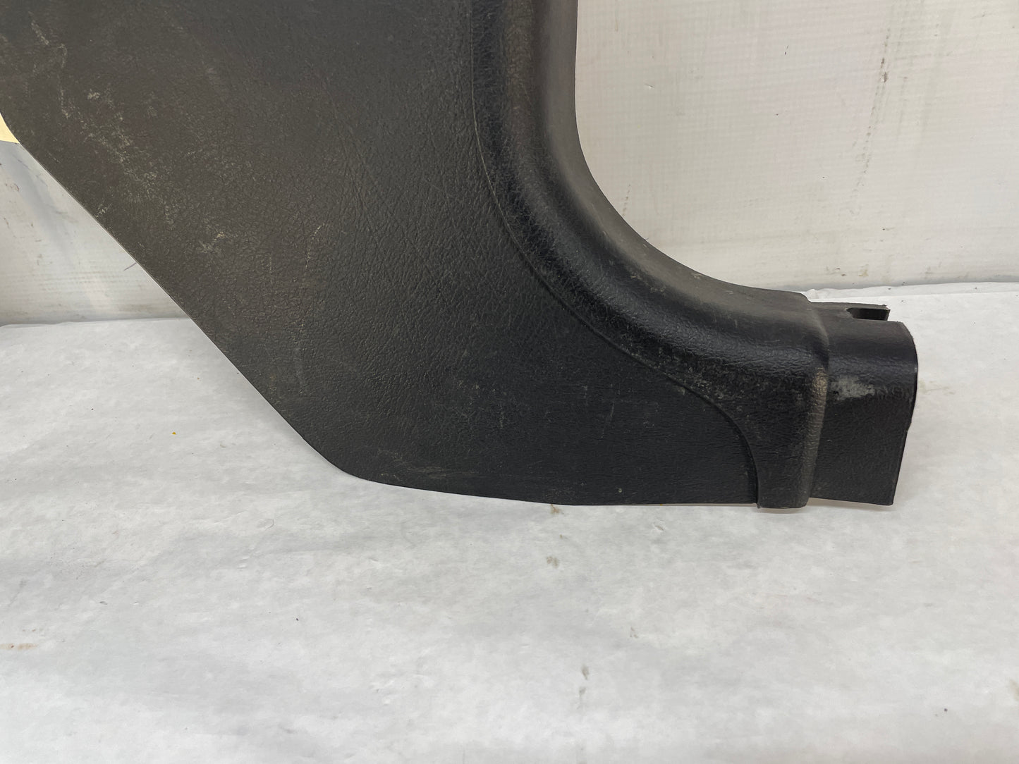 2005 Pontiac GTO RH & LH Interior Kick Panel Trim Molding OEM