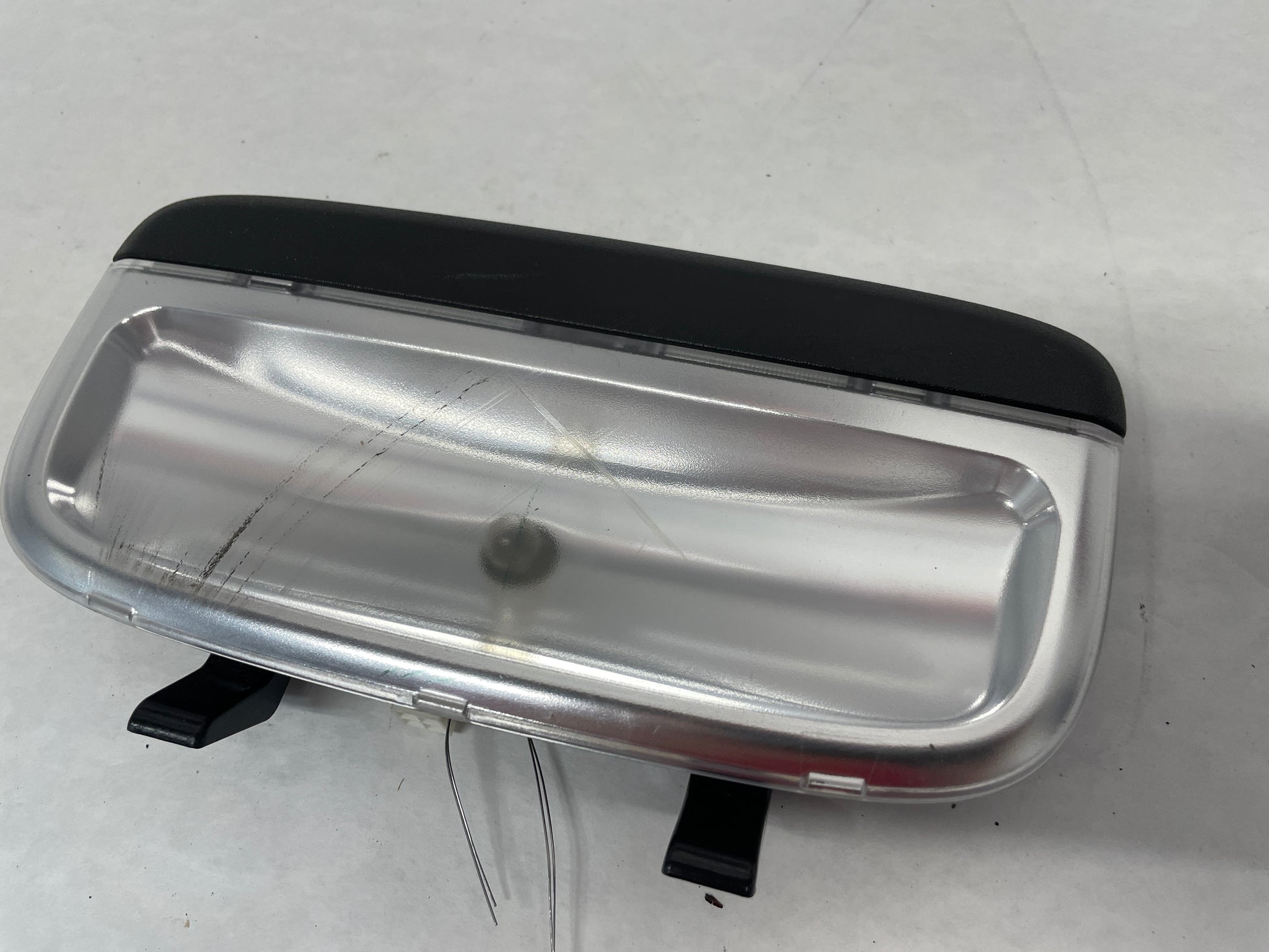 2009 Pontiac G8 Base Rear Dome Console Roof Light OEM - Day's Parts Yard