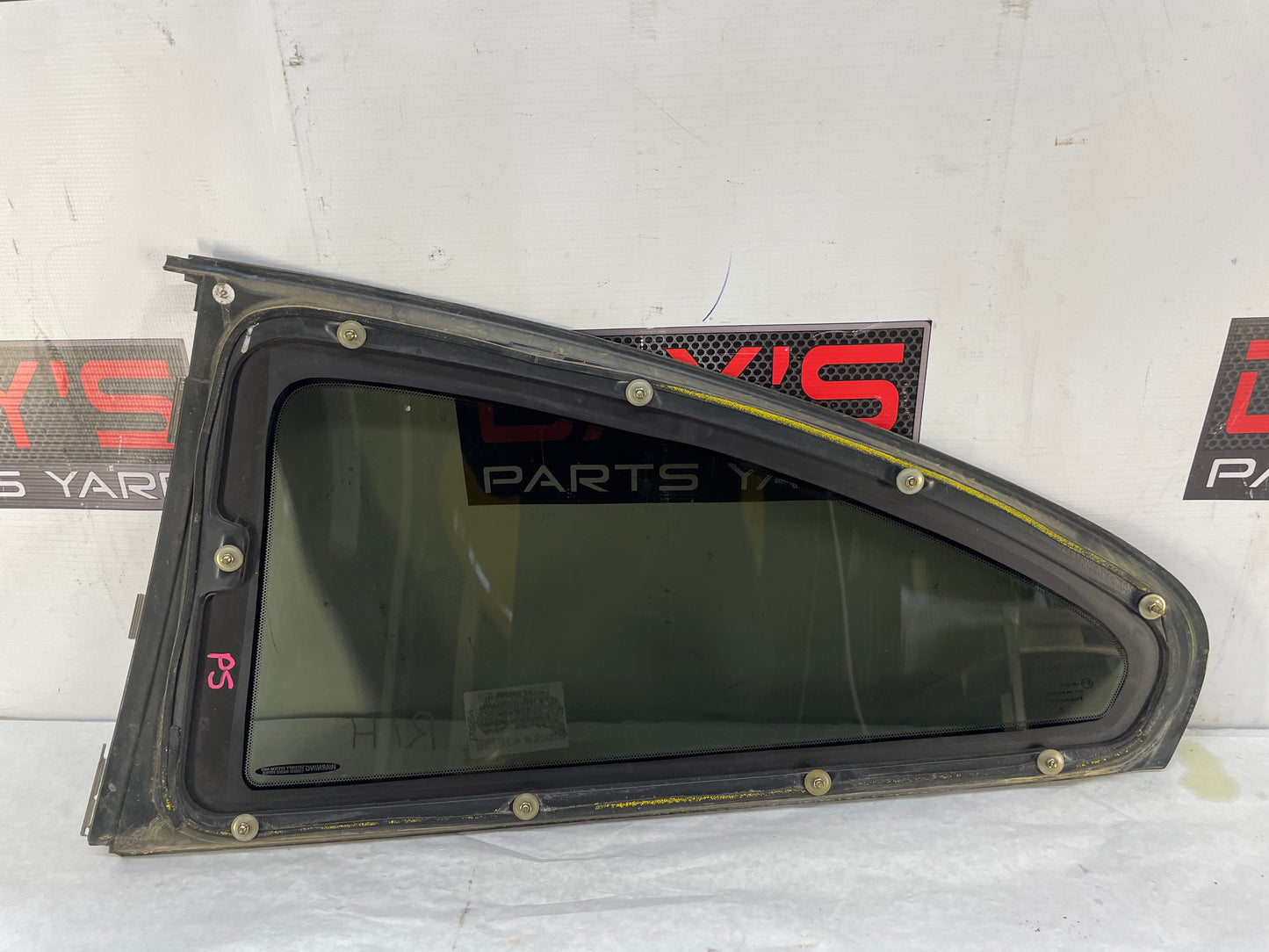 2005 Pontiac GTO RH Passenger Rear Quarter Window Glass OEM