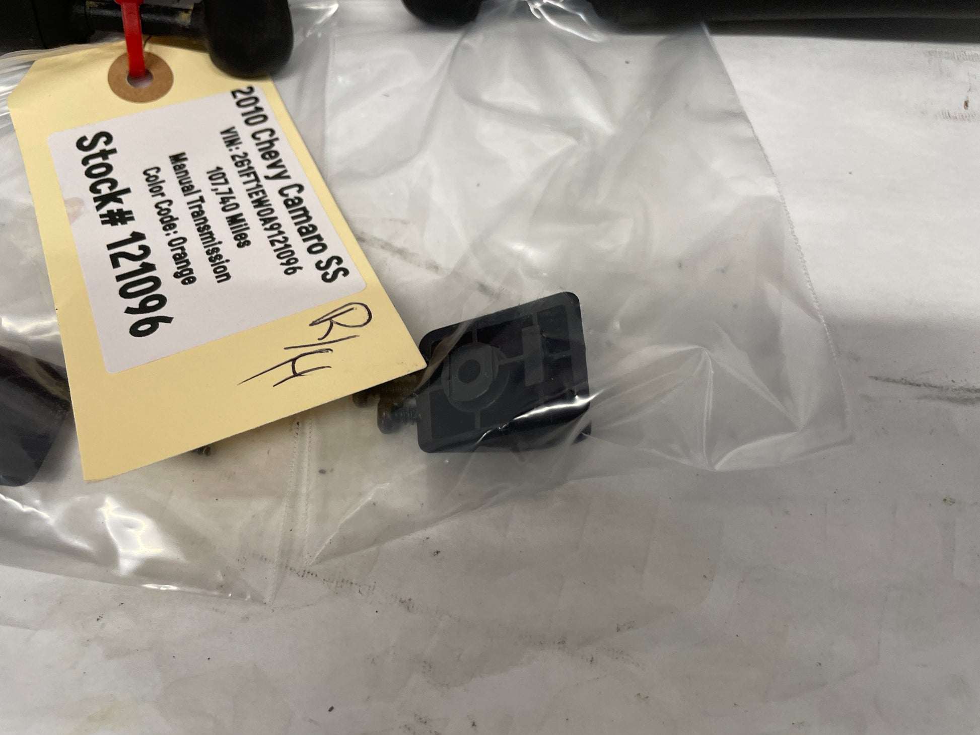 2010 Chevy Camaro SS RH & LH Sunvisors Sun Visors Shades OEM - Day's Parts Yard