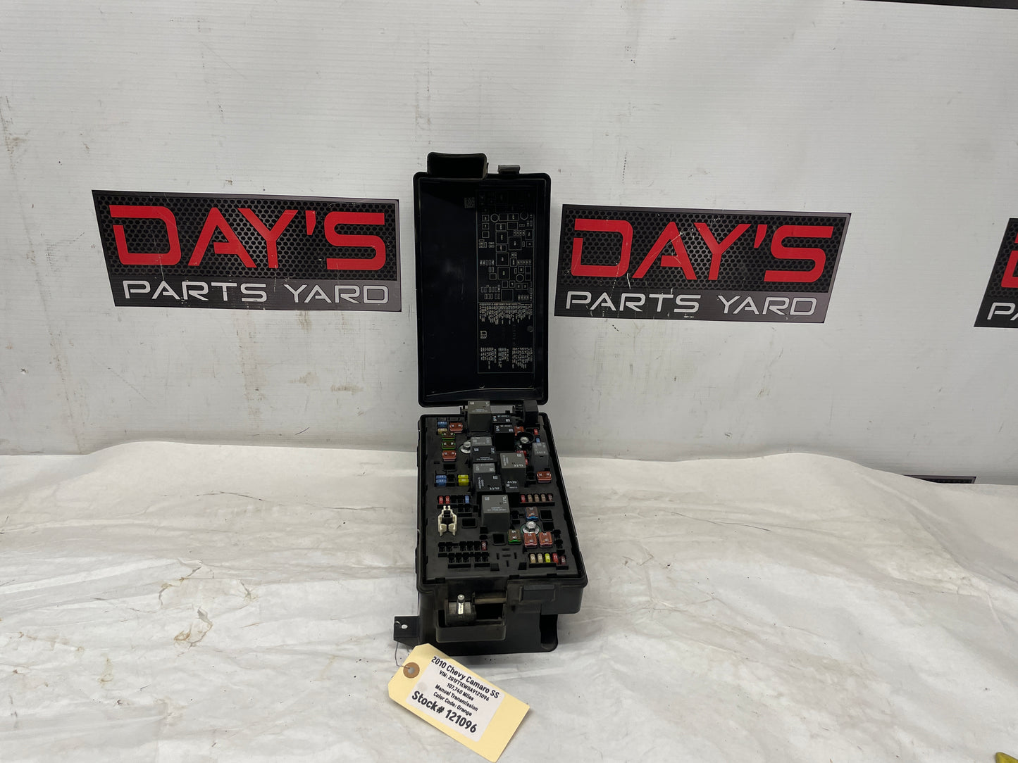 2010 Chevy Camaro SS Engine Bay Fuse Junction Relay Box Block OEM - Day's Parts Yard