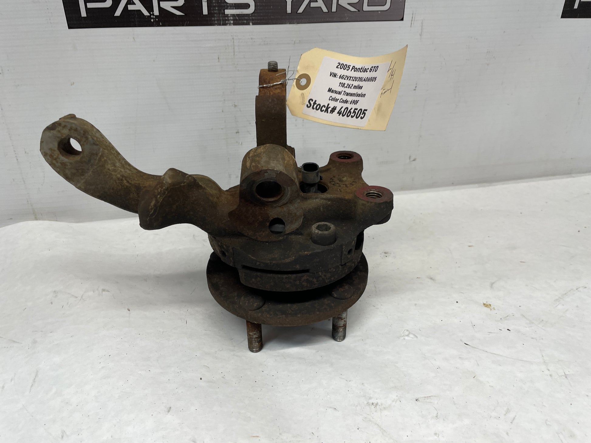 2005 Pontiac GTO LH Driver Front Suspension Spindle Hub Knuckle Assembly OEM - Day's Parts Yard