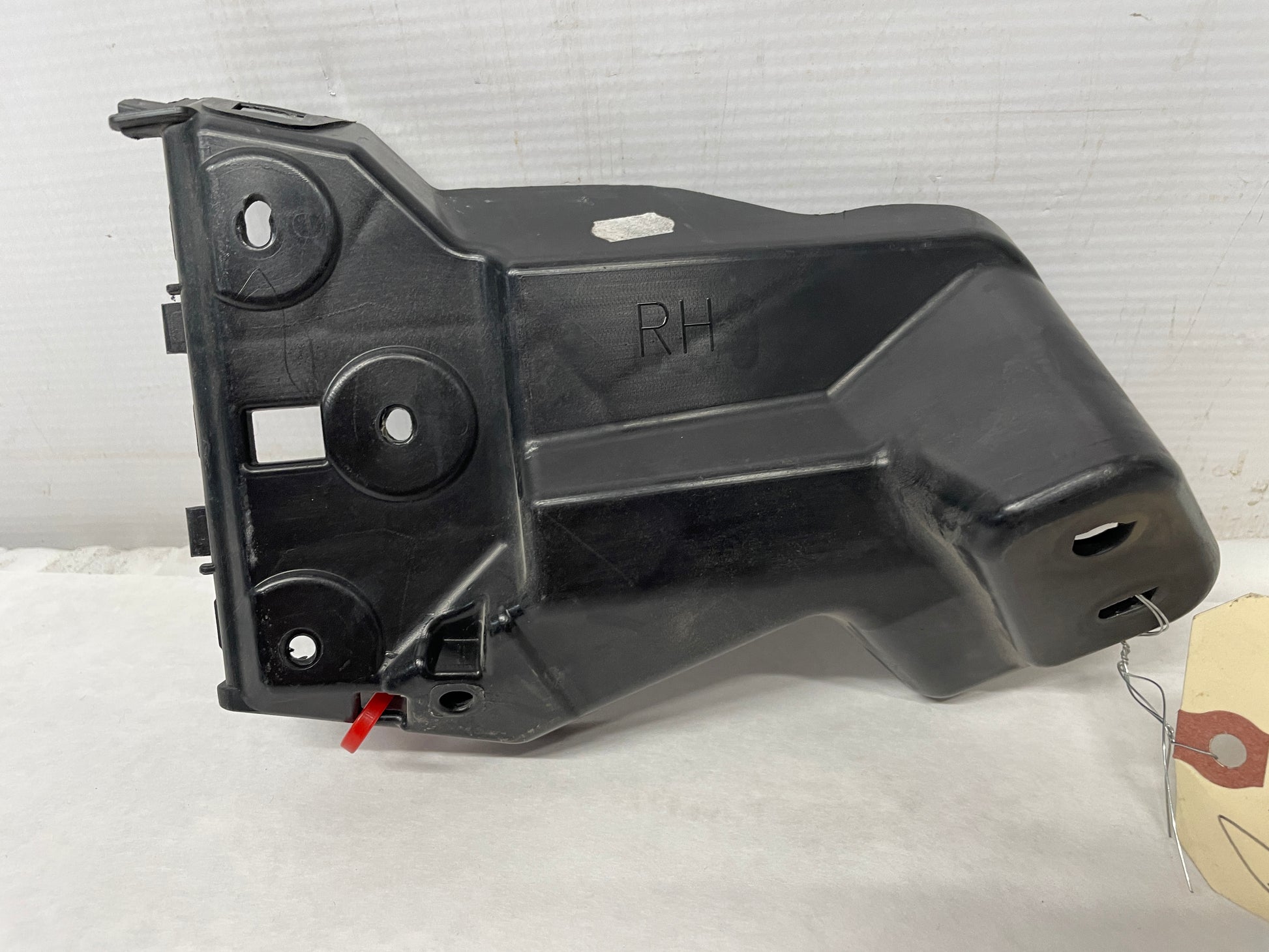 2017 Chevy SS Sedan RH Passenger Fender Bumper Bracket OEM - Day's Parts Yard