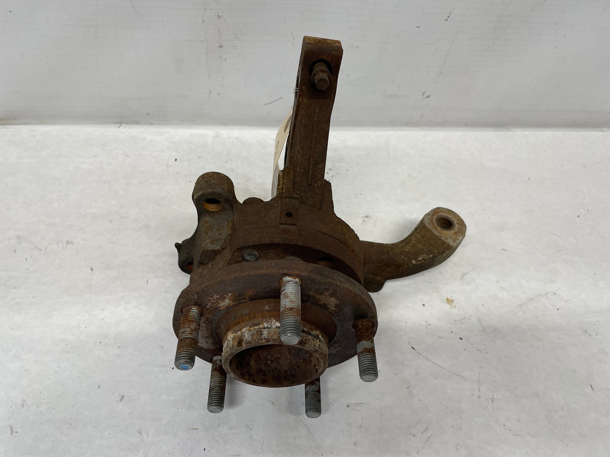 2005 Pontiac GTO LH Driver Front Suspension Spindle Hub Knuckle Assembly OEM - Day's Parts Yard