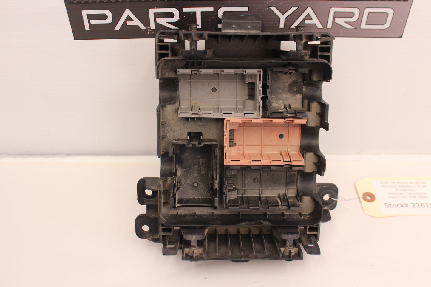 2016 Chevrolet SS Sedan Fuse Panel Retainer Block OEM