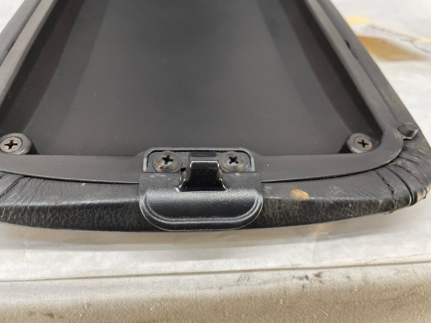 2005 Pontiac GTO Center Console OEM - Day's Parts Yard