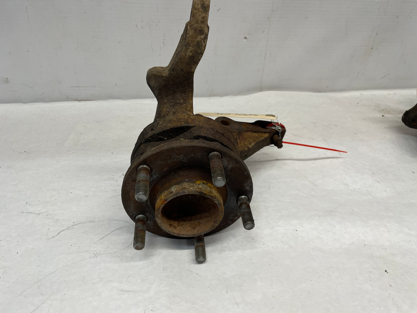 2005 Pontiac GTO RH Passenger Front Suspension Spindle Hub Knuckle Assembly OEM - Day's Parts Yard