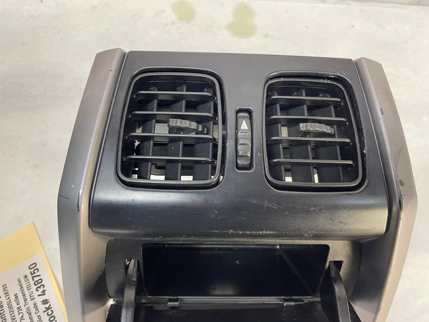 2005 Pontiac GTO Center Console OEM - Day's Parts Yard