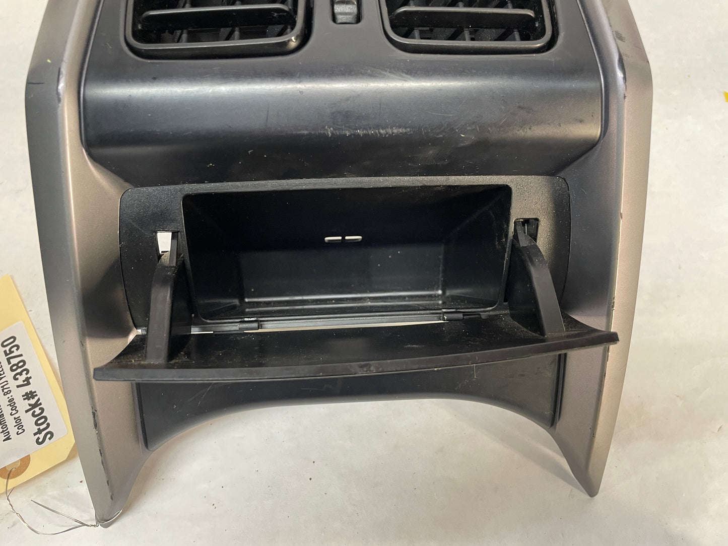 2005 Pontiac GTO Center Console OEM - Day's Parts Yard