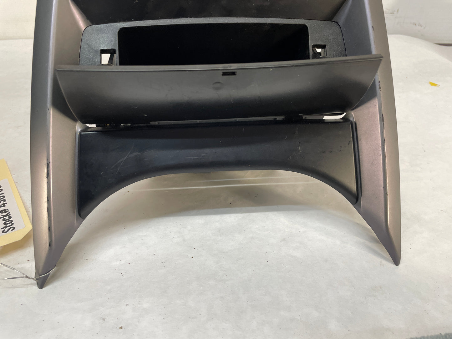 2005 Pontiac GTO Center Console OEM - Day's Parts Yard