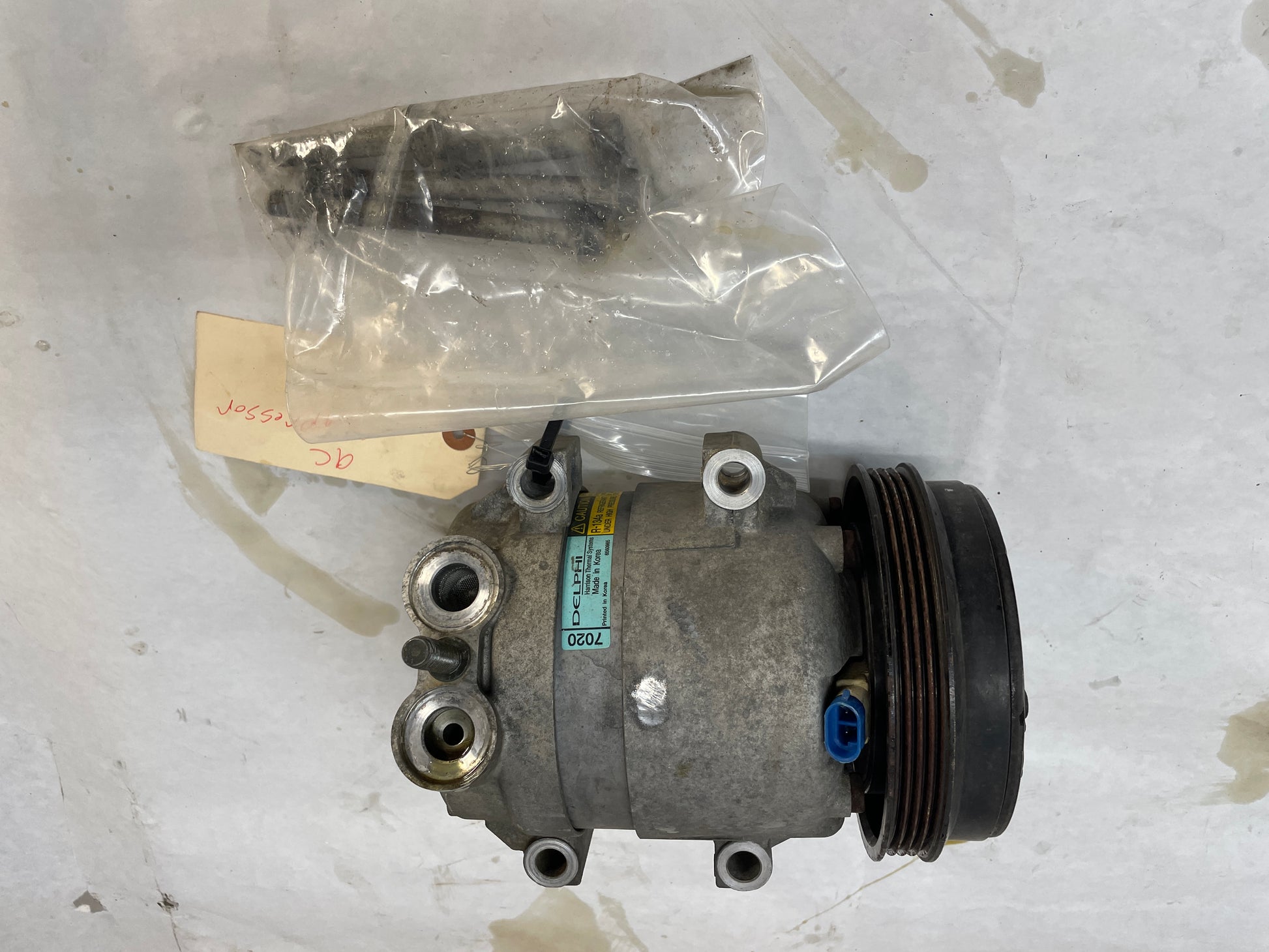 2004 Pontiac GTO AC Air Conditioner Compressor w/ Hardware OEM - Day's Parts Yard