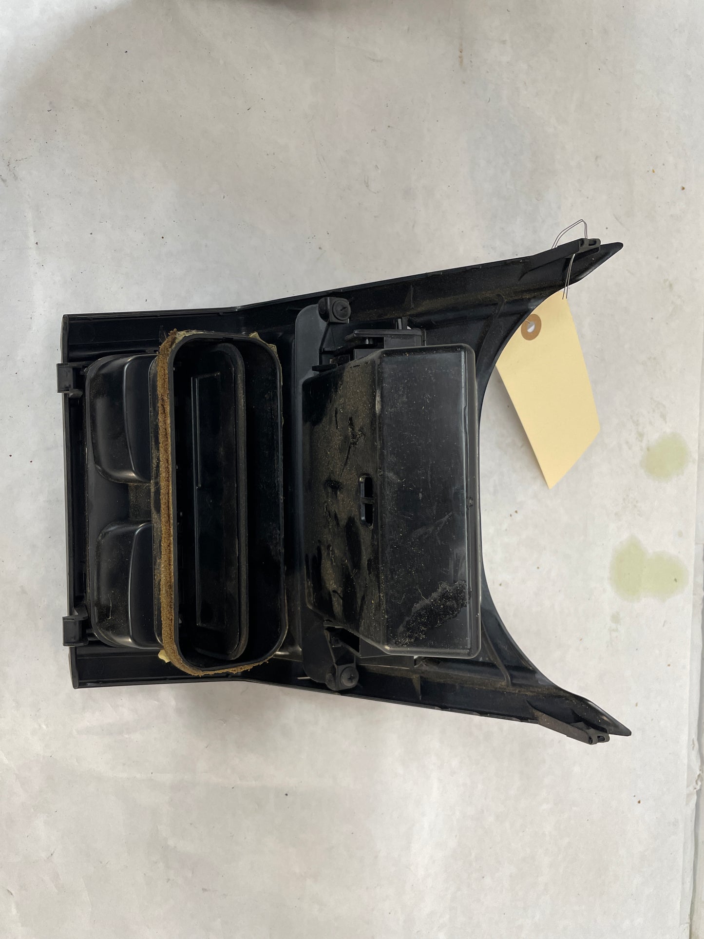 2005 Pontiac GTO Center Console OEM - Day's Parts Yard