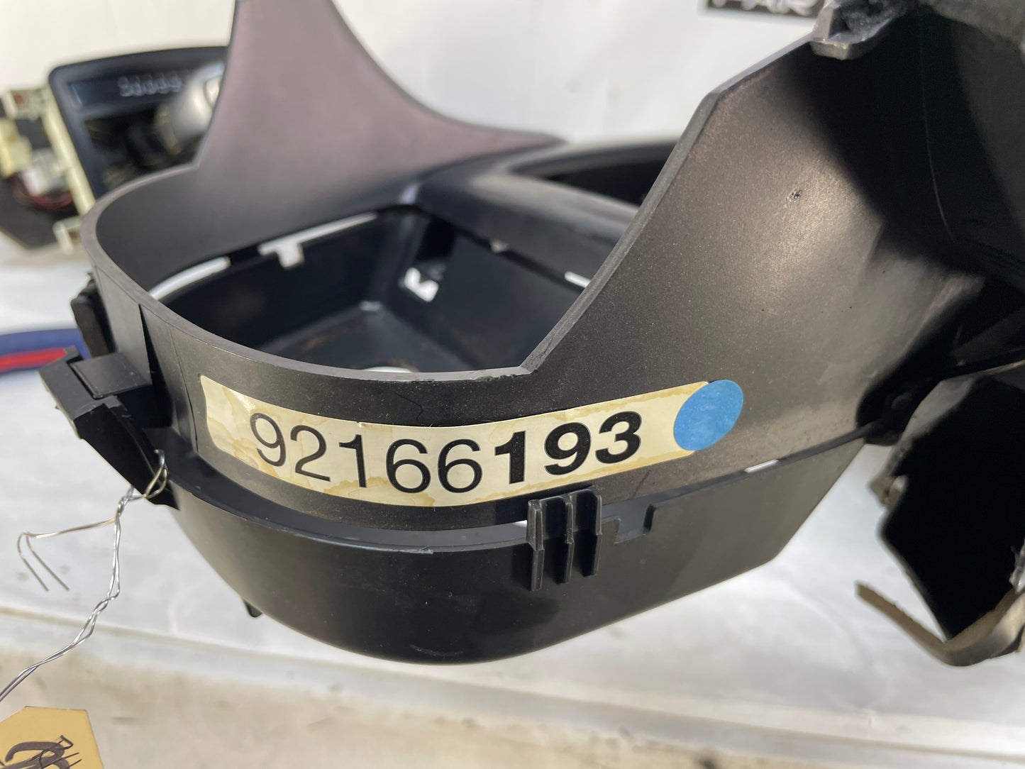 2005 Pontiac GTO Center Console OEM - Day's Parts Yard