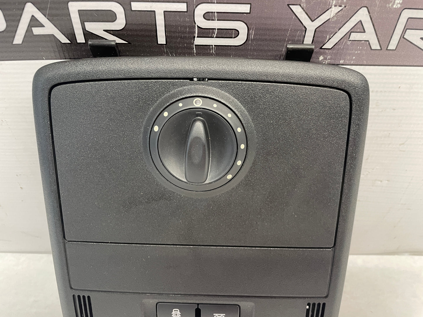 2009 Pontiac G8 Base Over Head Console Roof Dome Light Sunroof Switch Assembly OEM - Day's Parts Yard