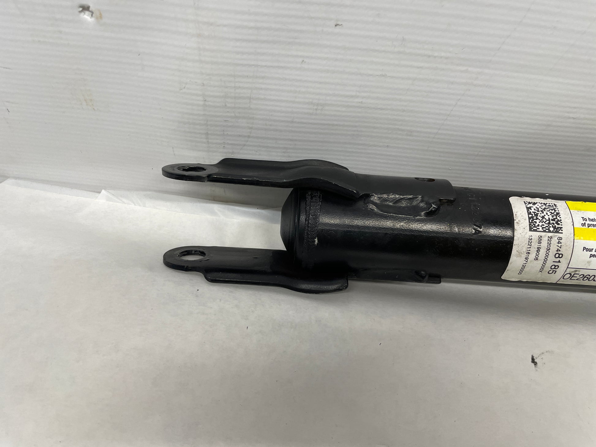 2022 GMC Sierra C2500 RH Passenger Front Shock Strut Absorber OEM - Day's Parts Yard