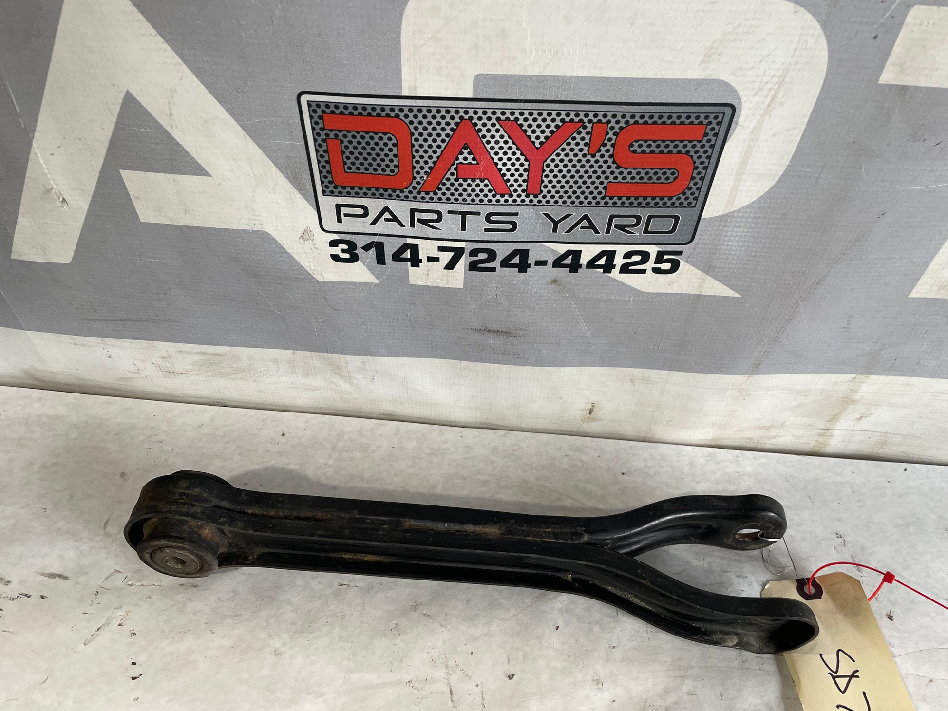 2008 Pontiac G8 GT Rear RH Passenger Suspension Trailing Control Arm OEM - Day's Parts Yard