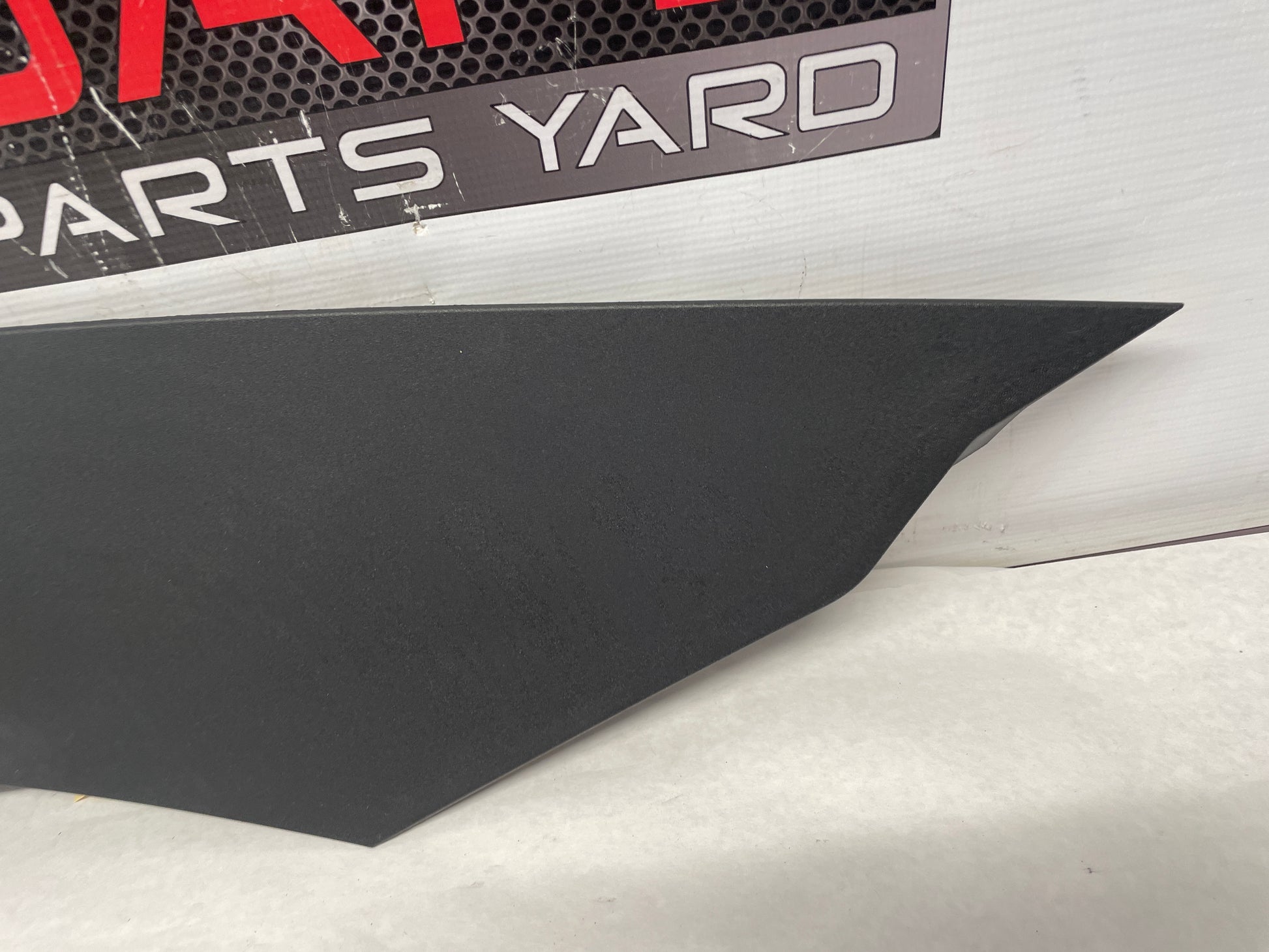 2009 Pontiac G8 Base RH & LH Rear C Pillar Cover Panel OEM - Day's Parts Yard
