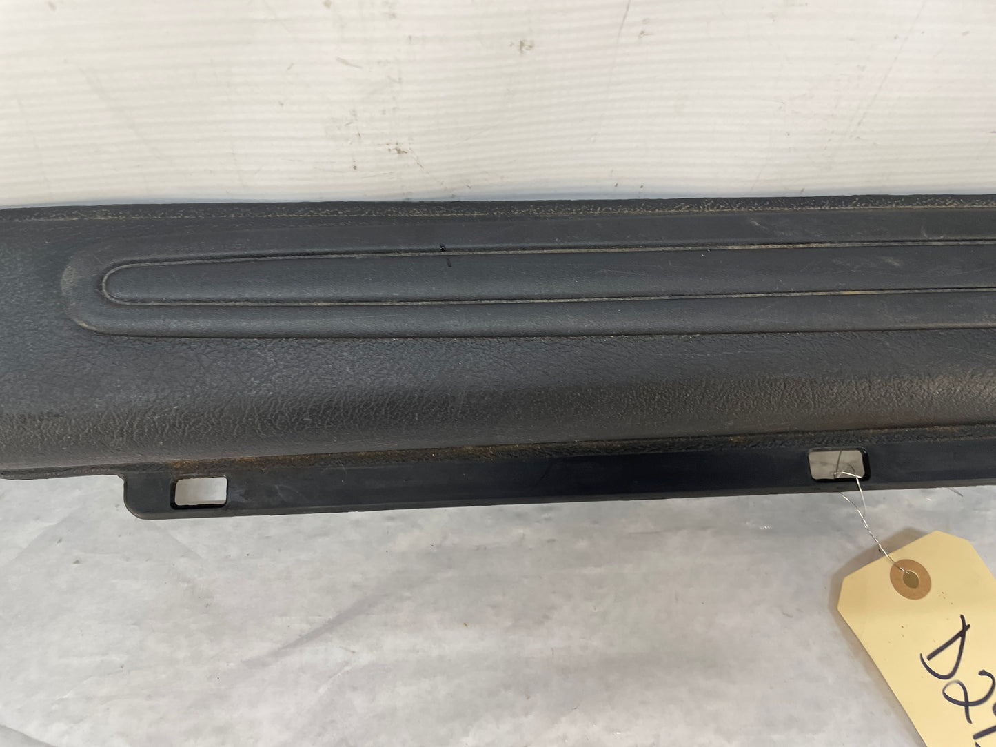 2005 Pontiac GTO LH Driver Interior Sill Carpet Retainer Trim Cover Panel OEM